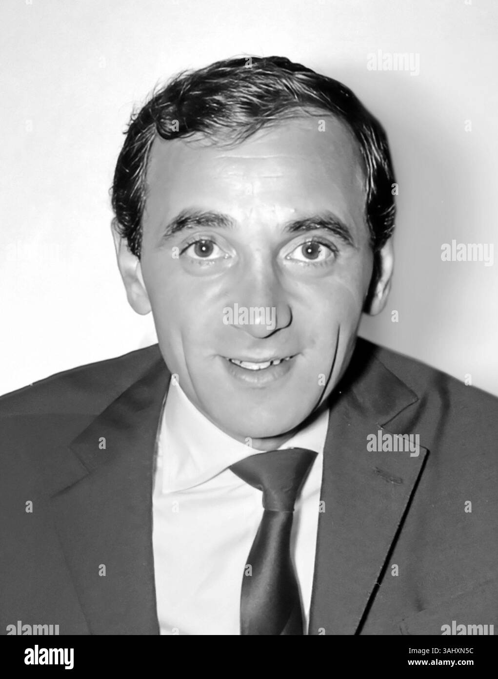 Charles Aznavour. Portrait du chanteur et compositeur Shahnur Vaghinak Aznavourian (1924-2018) en 1961 Banque D'Images