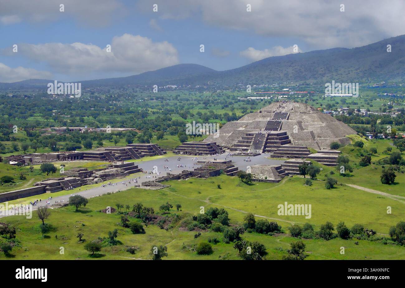 Teotihuacan. La Pyramide de la Lune à l'ancienne ville méso-américaine de Teotihuacan, Mexique. Banque D'Images