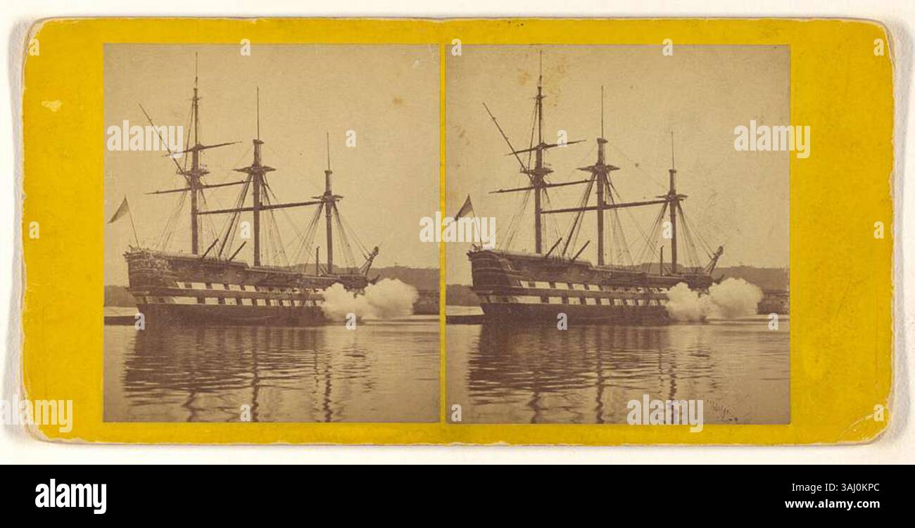 Cette photographie de 1861 de George Washington Wilson montre le HMS Cambridge tirant un tir d'entraînement à Hamoaze. Il met en valeur le travail de Wilson avec des impressions argentées albumine, capturant un moment d'entraînement naval. Banque D'Images