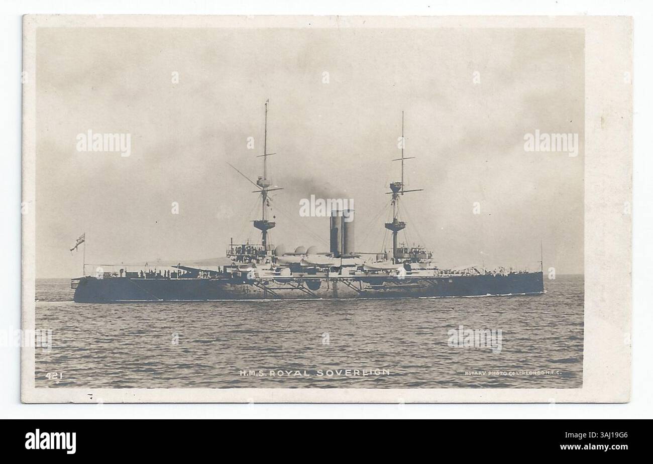 Une reproduction photographique du H.M.S. Royal Sovereign, un cuirassé britannique emblématique, capturé dans cette image du domaine public. Le navire était un symbole de la puissance navale britannique. Banque D'Images