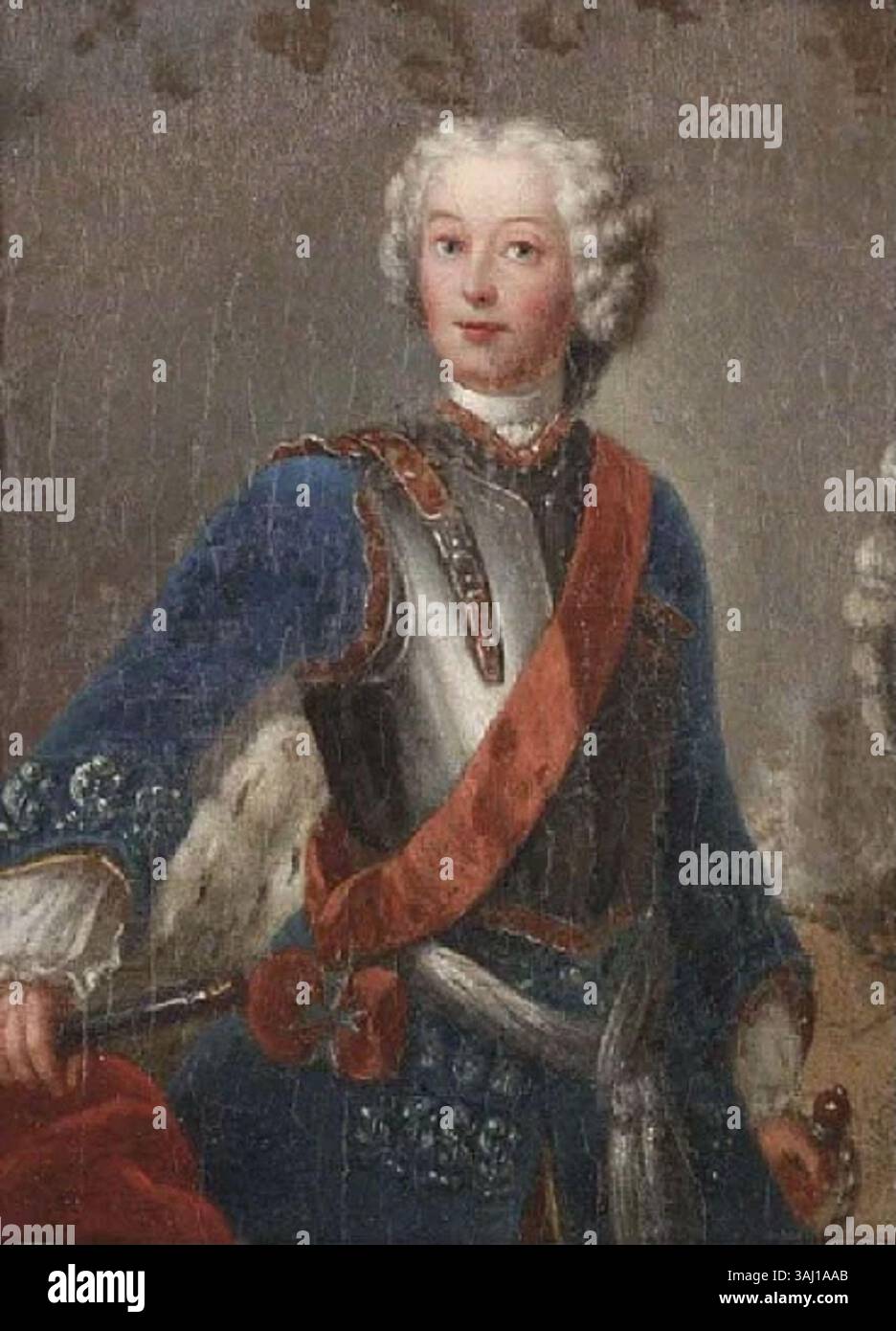 Ce portrait du XVIIIe siècle, attribué à Antoine Pesne, représente un gentleman vêtu d'un manteau bleu avec un pectoral, tenant une matraque. La figure est placée sur un fond de champ de bataille, représentant potentiellement un chef militaire comme Frédéric II de Prusse. Le portrait reflète la maîtrise de Pesne dans le portrait formel et aristocratique. Banque D'Images