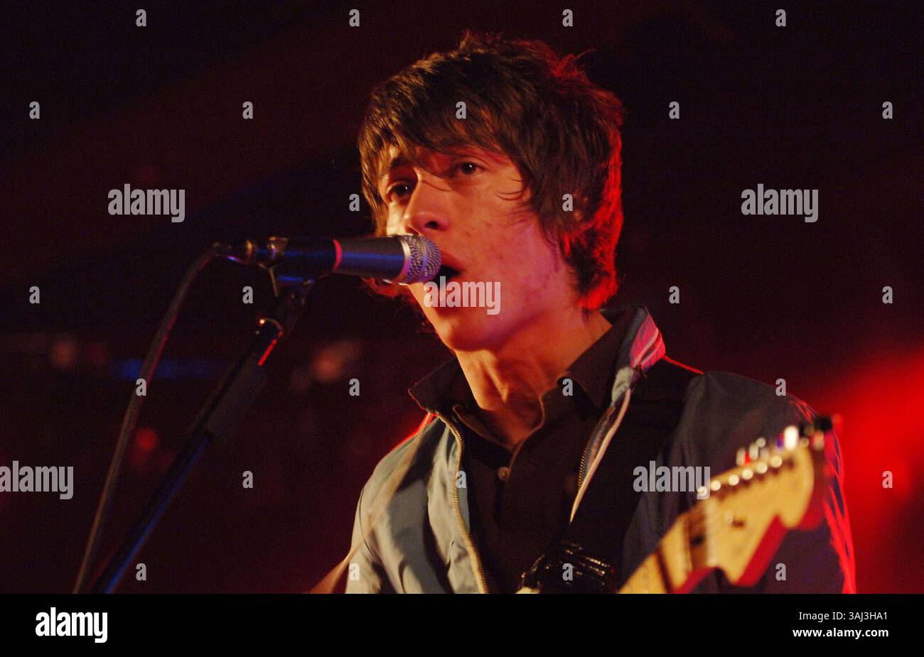 1 mars 2006 - Hambourg, États-Unis - Arctic Monkeys en concert à grosse Freiheit à Hambourg le 01.03.2006. Photo de Ruebenberg/face à face/AdMedia (crédit image : © Ruebenberg/AdMedia via ZUMA Wire) Banque D'Images 1 mars 2006 - Hambourg, États-Unis - Arctic Monkeys en concert à grosse Freiheit à Hambourg le 01.03.2006. Photo de Ruebenberg/face à face/AdMedia (crédit image : © Ruebenberg/AdMedia via ZUMA Wire) Banque D'Images