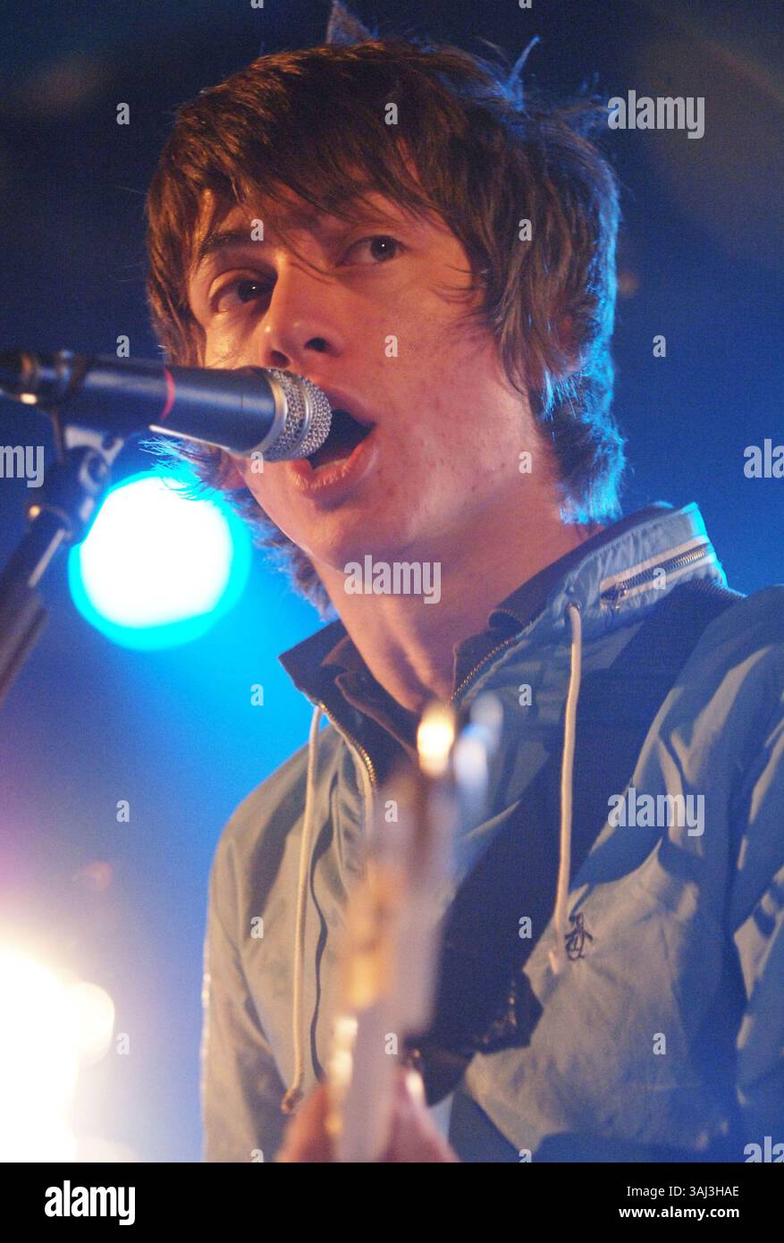 1 mars 2006 - Hambourg, États-Unis - Arctic Monkeys en concert à grosse Freiheit à Hambourg le 01.03.2006. Photo de Ruebenberg/face à face/AdMedia (crédit image : © Ruebenberg/AdMedia via ZUMA Wire) Banque D'Images 1 mars 2006 - Hambourg, États-Unis - Arctic Monkeys en concert à grosse Freiheit à Hambourg le 01.03.2006. Photo de Ruebenberg/face à face/AdMedia (crédit image : © Ruebenberg/AdMedia via ZUMA Wire) Banque D'Images