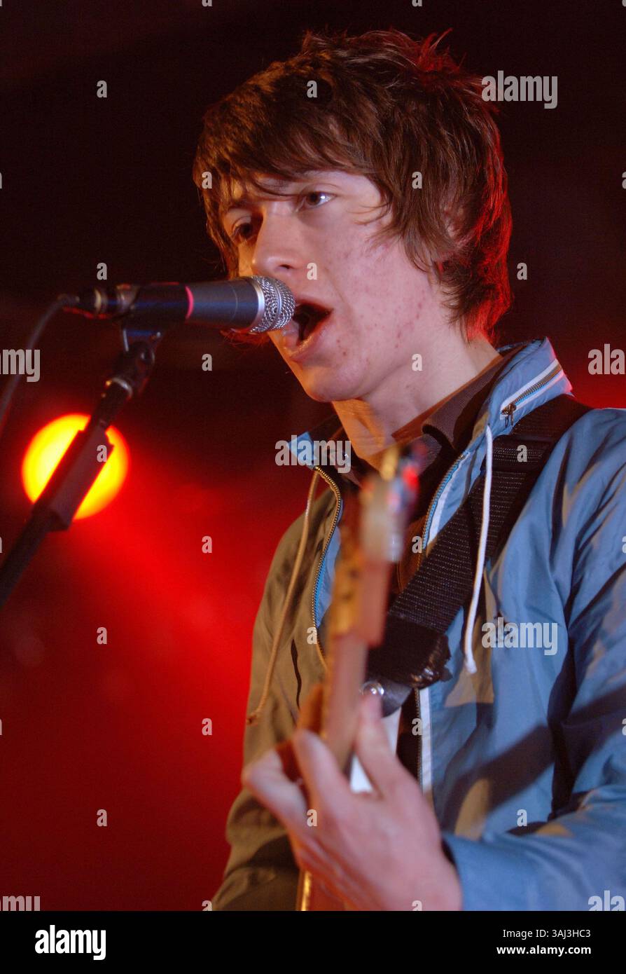 1 mars 2006 - Hambourg, États-Unis - Arctic Monkeys en concert à grosse Freiheit à Hambourg le 01.03.2006. Photo de Ruebenberg/face à face/AdMedia (crédit image : © Ruebenberg/AdMedia via ZUMA Wire) Banque D'Images 1 mars 2006 - Hambourg, États-Unis - Arctic Monkeys en concert à grosse Freiheit à Hambourg le 01.03.2006. Photo de Ruebenberg/face à face/AdMedia (crédit image : © Ruebenberg/AdMedia via ZUMA Wire) Banque D'Images