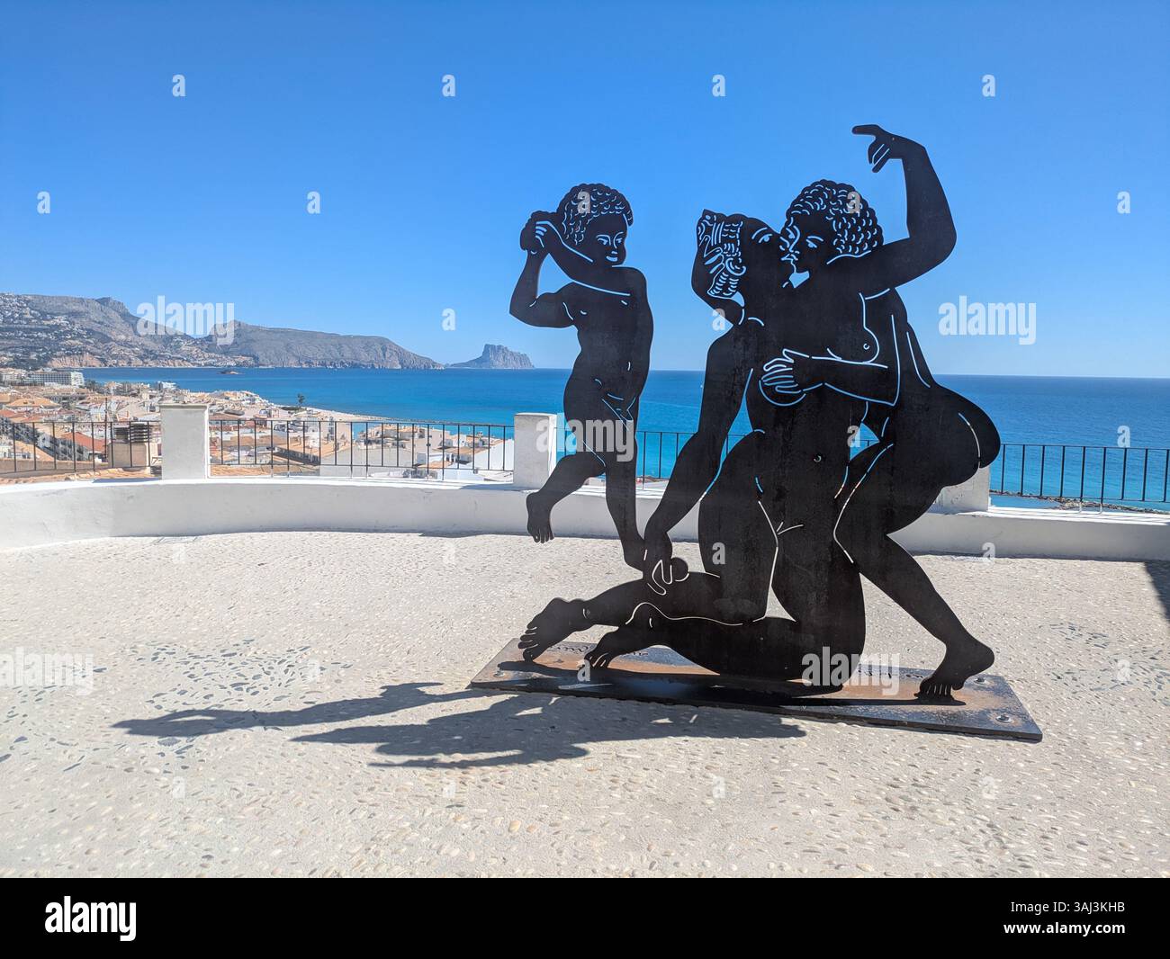 Sculpture en métal noir de femmes à Altea Banque D'Images