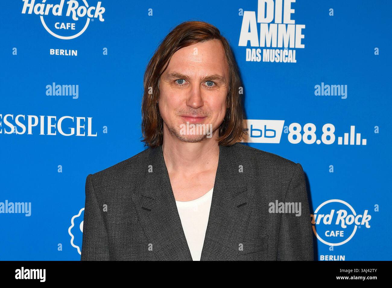 Lars Eidinger BEI der „Die Amme- das musical“ Premiere im Stage Theater des Westens AM 10.04.2025 à Berlin Banque D'Images