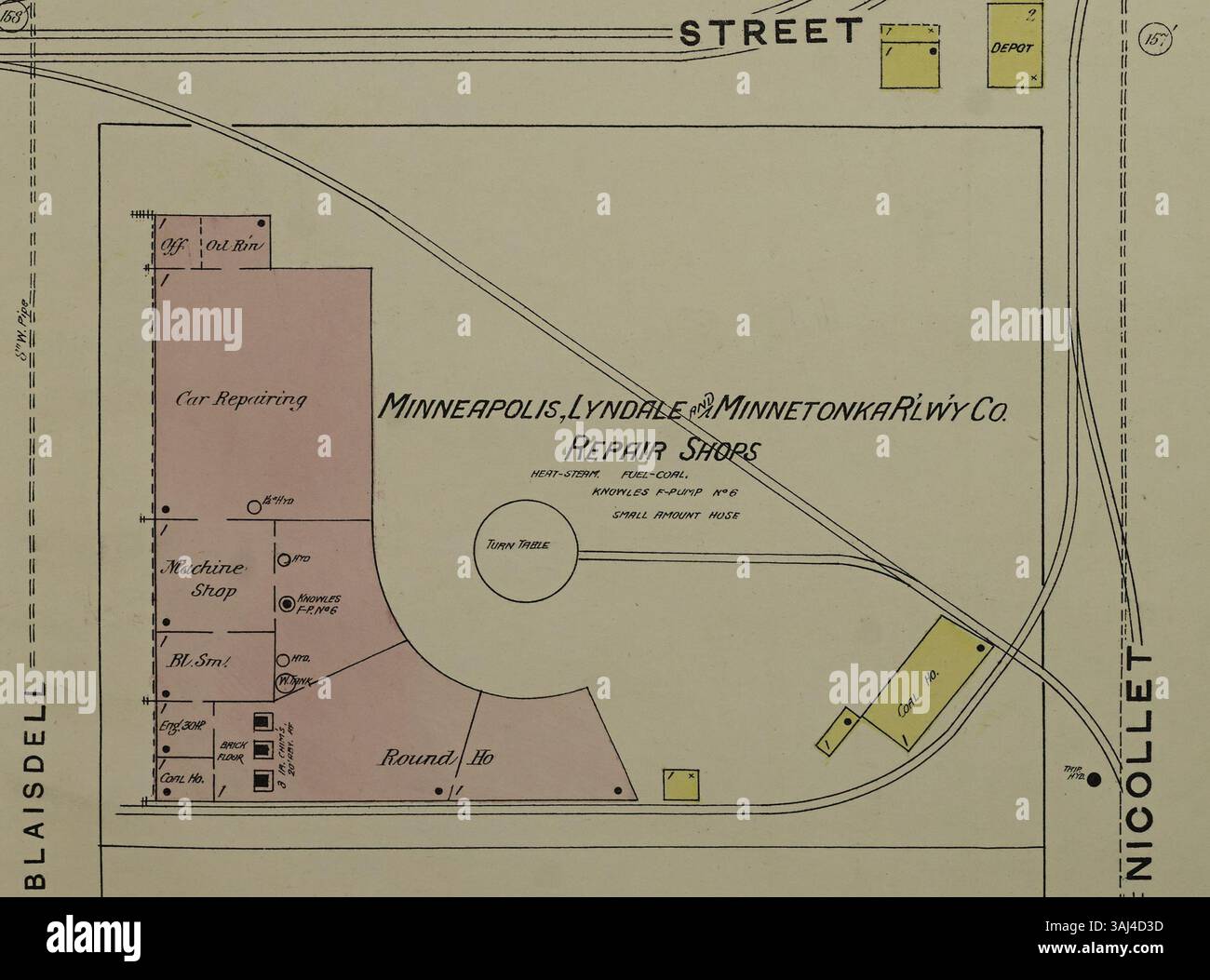 Cette carte d'assurance incendie de Sanborn de 1889 détaille les ateliers de réparation de la Lyndale and Minnetonka Railway Company à Minneapolis, dans le comté de Hennepin, Minnesota. Il fait partie de la série d'assurance incendie, offrant un aperçu approfondi des zones industrielles et de l'infrastructure de transport de la ville. Banque D'Images