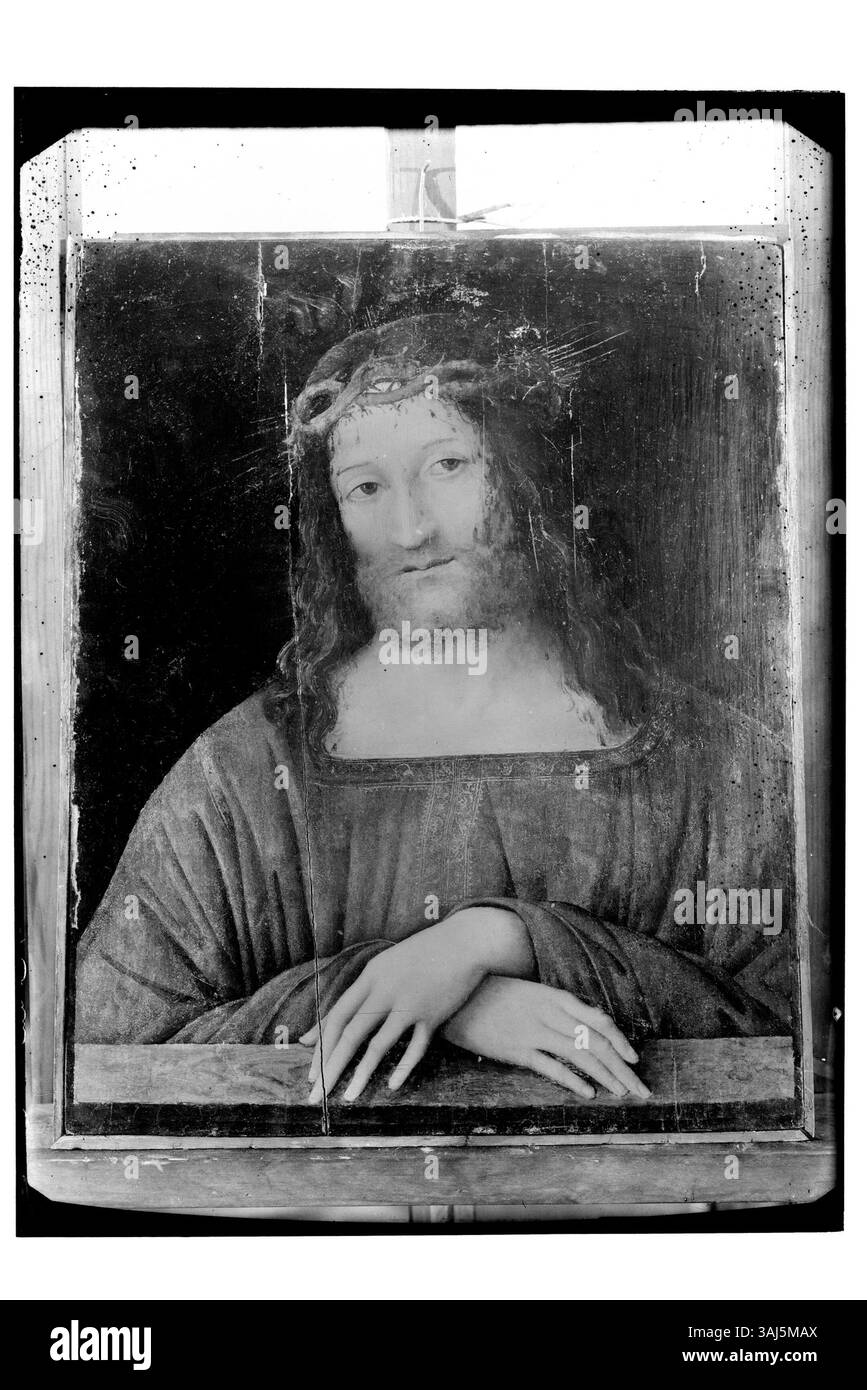 Ecce Homo, une peinture à l'huile datant d'environ 1500, représente le Christ portant la couronne d'épines. L’œuvre reflète des thèmes religieux et illustre la souffrance de Jésus. La pièce est peinte sur panneau et souligne l'intensité émotionnelle de la passion du Christ. Banque D'Images