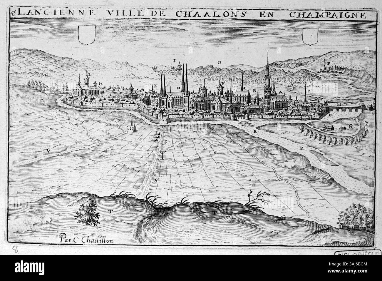 Cette œuvre de Claude Chastillon (1559-1616) est une réédition d'une estampe intitulée 'Champagne Chaalons'. Créé avant 1905, il met en valeur le style de gravure complexe de Chastillon, reflétant son habileté à capturer des détails historiques et géographiques. Banque D'Images