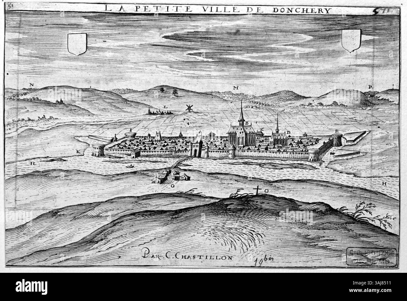 Claude Chastillon (1559-1616) réimpression d'une gravure représentant Donchery. Cette œuvre historique, créée avant 1905, présente une reproduction d’une œuvre de Chastillon, artiste français connu pour ses estampes et gravures. Banque D'Images