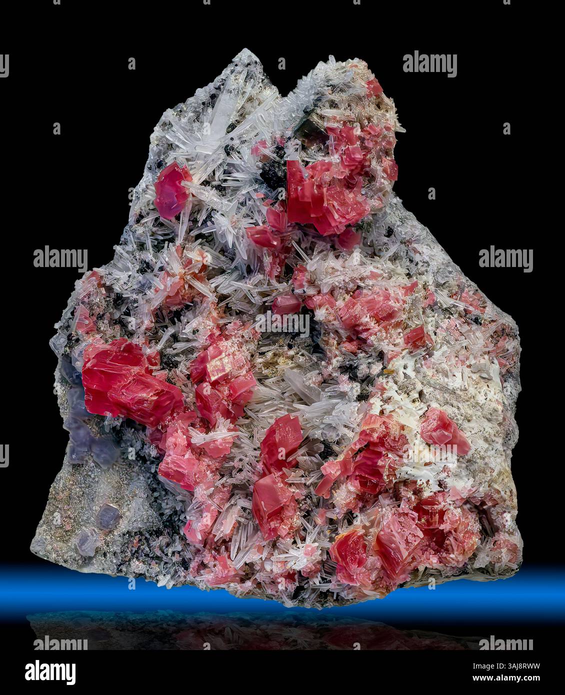 Rhodochrosite avec quartz, pyrite et sulfures, mine Sweet Home, Colorado Banque D'Images