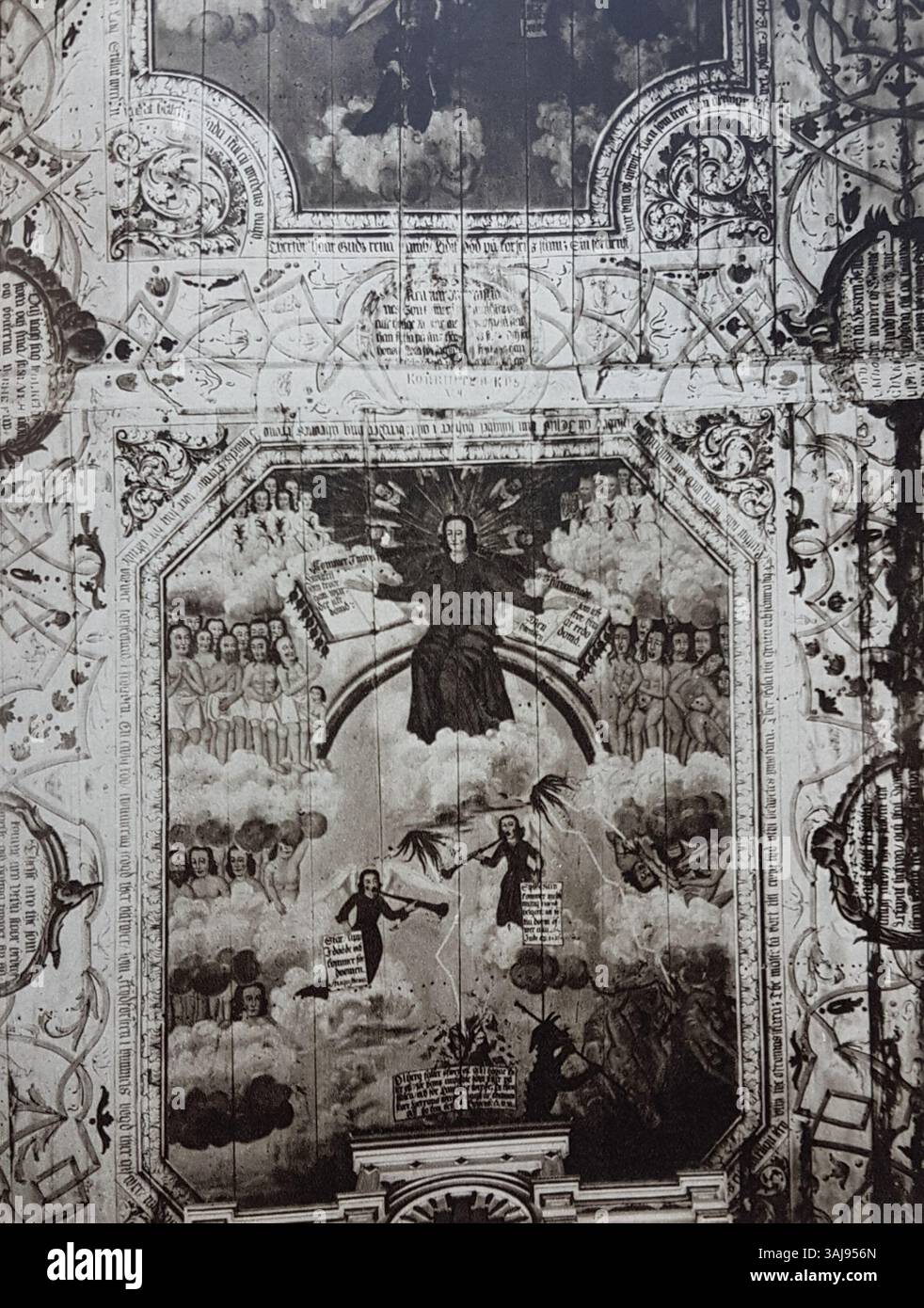 La peinture au plafond de l'église de Fullösa, attribuée à Carl Gustav Hoijst et peut-être à J. Laurell, est un exemple significatif du baroque suédois La fresque capture la grandeur de l'art religieux suédois au XVIIe siècle. Banque D'Images