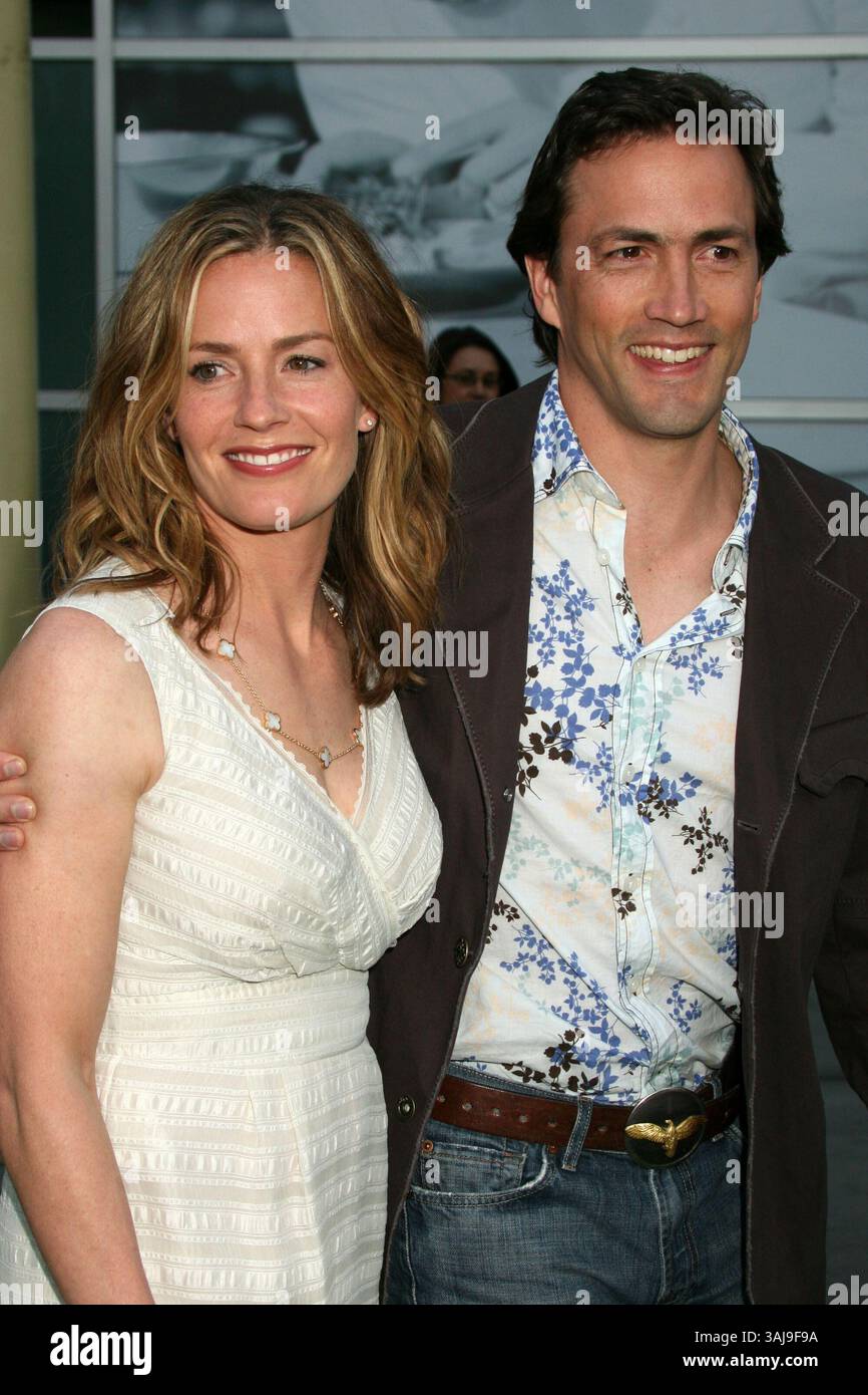 23 mai 2007 - Hollywood, CA, États-Unis - 23 mai 2007 - Hollywood, Californie - Elisabeth Shue et Andrew Shue. Première de ''Gracie'' Los Angeles aux ArcLight Theatres. Crédit photo : Byron Purvis/AdMedia (crédit image : © Byron Purvis/AdMedia via ZUMA Wire) Banque D'Images 23 mai 2007 - Hollywood, CA, États-Unis - 23 mai 2007 - Hollywood, Californie - Elisabeth Shue et Andrew Shue. Première de ''Gracie'' Los Angeles aux ArcLight Theatres. Crédit photo : Byron Purvis/AdMedia (crédit image : © Byron Purvis/AdMedia via ZUMA Wire) Banque D'Images