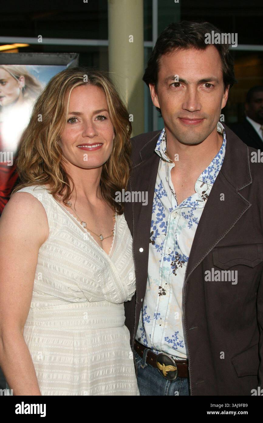 23 mai 2007 - Hollywood, CA, États-Unis - 23 mai 2007 - Hollywood, Californie - Elisabeth Shue et Andrew Shue. Première de ''Gracie'' Los Angeles aux ArcLight Theatres. Crédit photo : Byron Purvis/AdMedia (crédit image : © Byron Purvis/AdMedia via ZUMA Wire) Banque D'Images 23 mai 2007 - Hollywood, CA, États-Unis - 23 mai 2007 - Hollywood, Californie - Elisabeth Shue et Andrew Shue. Première de ''Gracie'' Los Angeles aux ArcLight Theatres. Crédit photo : Byron Purvis/AdMedia (crédit image : © Byron Purvis/AdMedia via ZUMA Wire) Banque D'Images