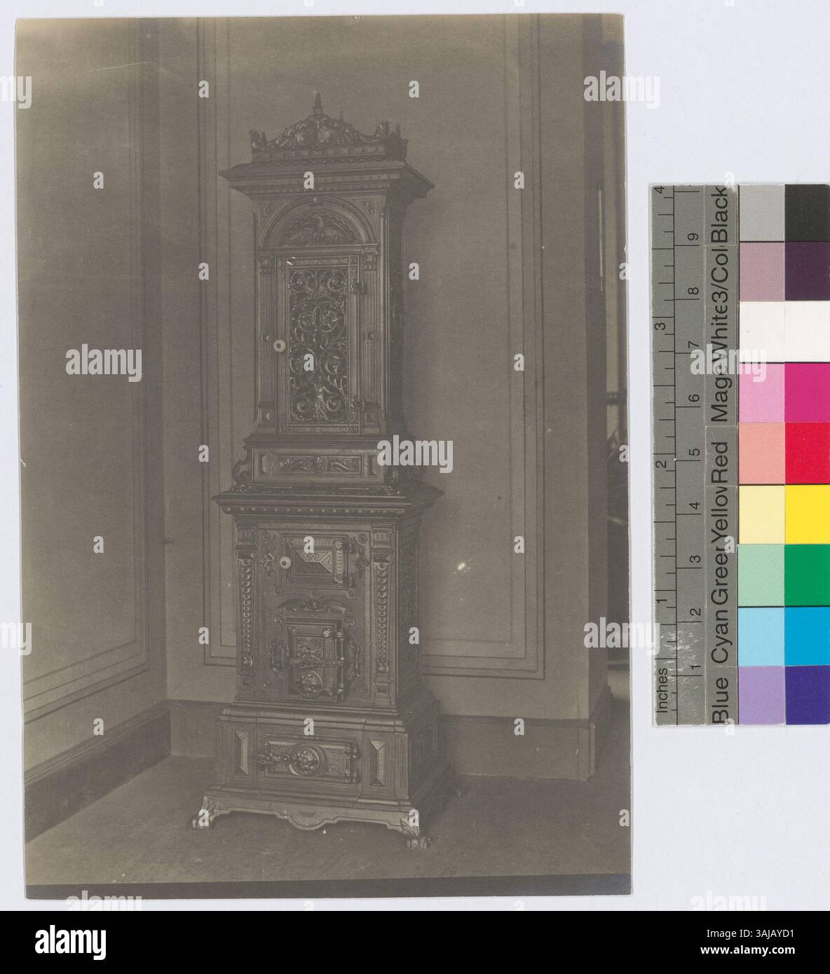 Un four Puricelli, un petit appareil de chauffage industriel, photographié en 1889 par Robert Breitinger. L'image présente cet outil industriel utilisé pour la production de chaleur à la fin du XIXe siècle à Zurich. Banque D'Images