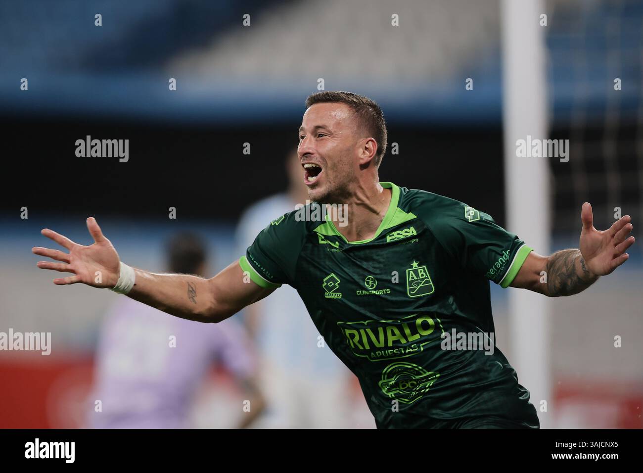 Avellaneda, Argentine – 10 avril 2025 : Racing Club a subi une défaite de 0-2 contre l'Atlético Bucaramanga, de Colombie, lors d'un match en phase de groupes de la Copa Libertadores à l'Estadio Presidente Perón. La partie Argentine a été incapable de percer la défense colombienne, tandis que les visiteurs ont capitalisé sur leurs chances d'obtenir une victoire historique à l'extérieur. (Crédit : UNAR AGENCY) Banque D'Images