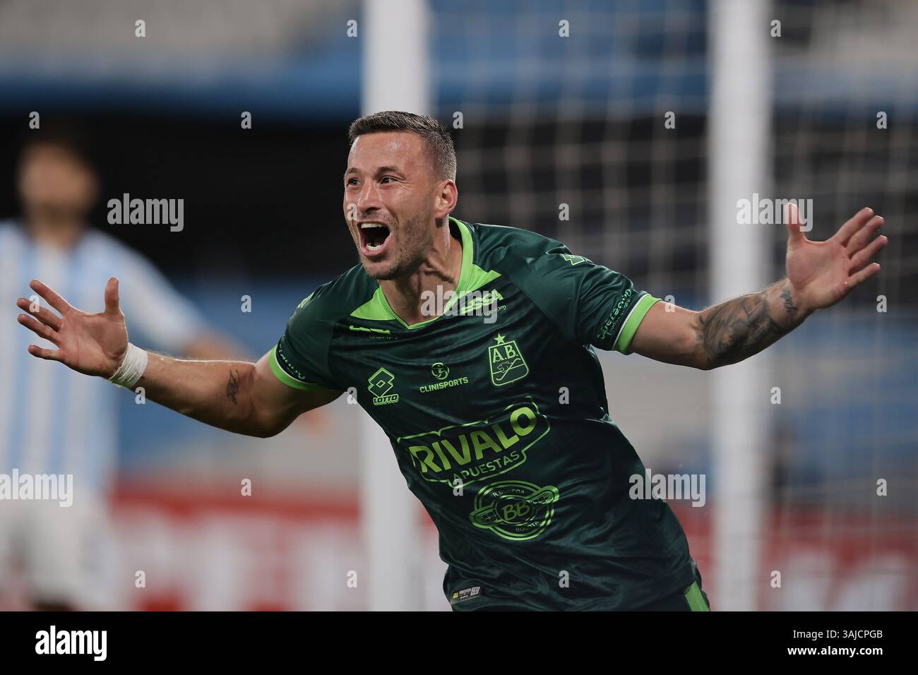 Avellaneda, Argentine – 10 avril 2025 : Racing Club a subi une défaite de 0-2 contre l'Atlético Bucaramanga, de Colombie, lors d'un match en phase de groupes de la Copa Libertadores à l'Estadio Presidente Perón. La partie Argentine a été incapable de percer la défense colombienne, tandis que les visiteurs ont capitalisé sur leurs chances d'obtenir une victoire historique à l'extérieur. (Crédit : UNAR AGENCY) Banque D'Images