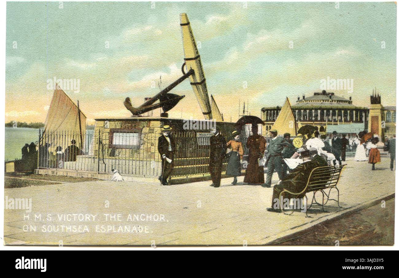 La série « Nelson Centenary » présente une représentation de la bataille de Trafalgar Monument avec H.M.S. Victory ancré sur Southsea Esplanade. L'estampe a été produite par Misch & Co en 1905. Banque D'Images