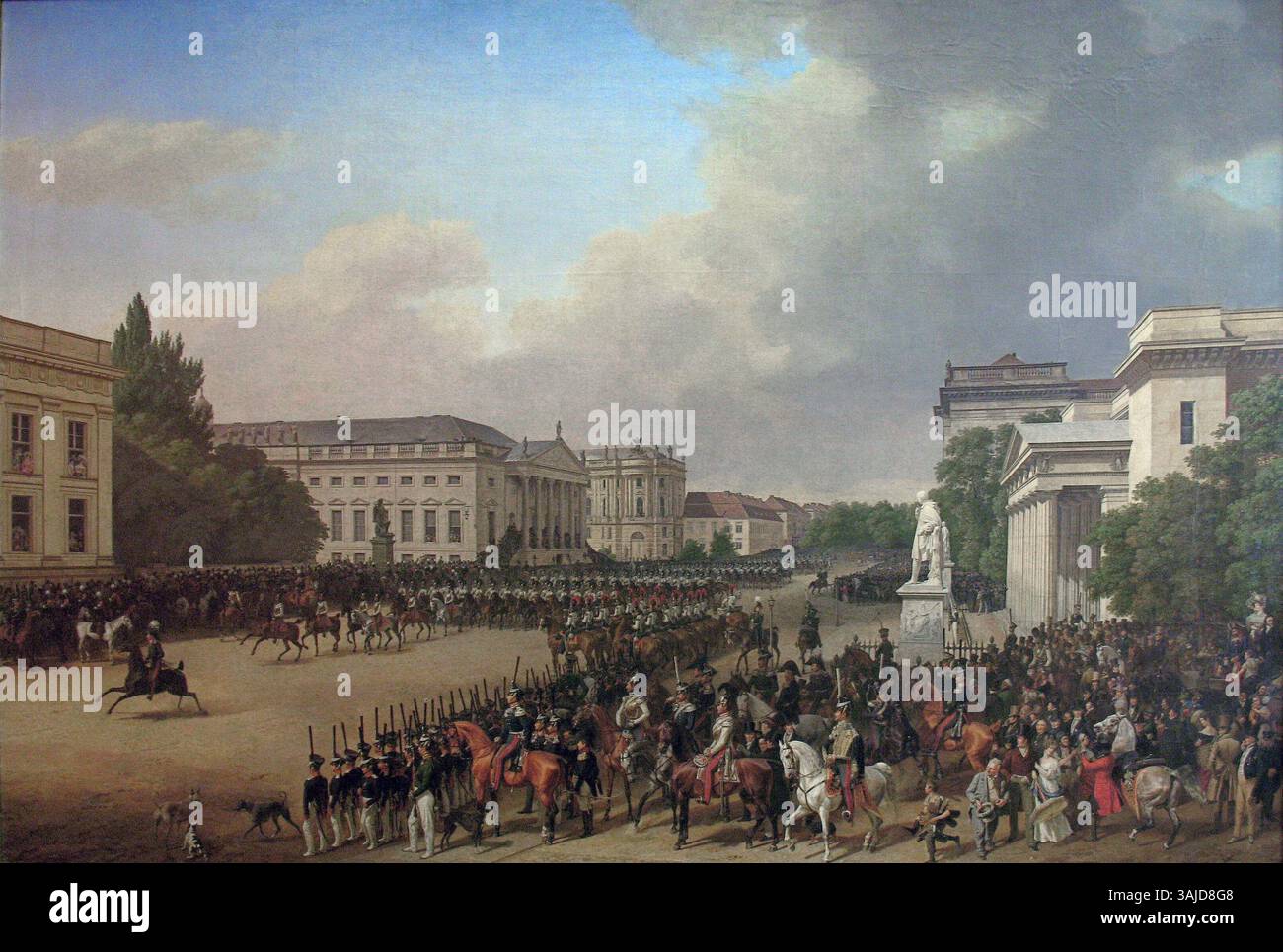 Le tableau de Franz Krüger de 1824 représente une parade sur l'Opernplatz à Berlin, mettant en vedette des personnages clés comme Frédéric-Guillaume III de Prusse et Nicolas Ier de Russie. L'œuvre d'art capture une procession militaire historique, mettant en valeur la grandeur de l'événement. Banque D'Images