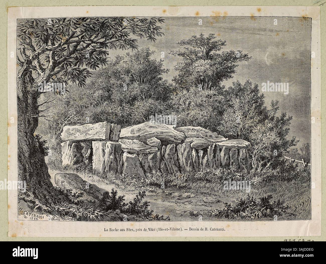 Cette estampe d'Hercule Catenacci de 1882 représente la Roche-aux-fées, un site mégalithique près de vitré, en France, situé en Ille-et-Vilaine. L’œuvre d’art capture les structures en pierre emblématiques du site et le paysage environnant, soulignant son importance historique et culturelle dans le contexte de la Bretagne du XIXe siècle. Banque D'Images