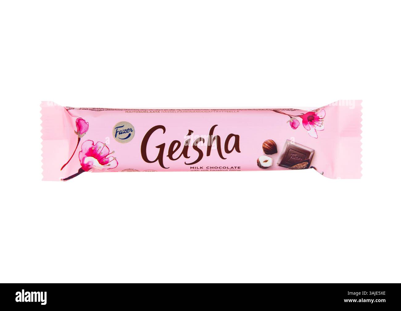 LONDRES, Royaume-Uni - 02 DÉCEMBRE 2024 : chocolat au lait Geisha et barre de noisettes molles sur fond blanc. Banque D'Images