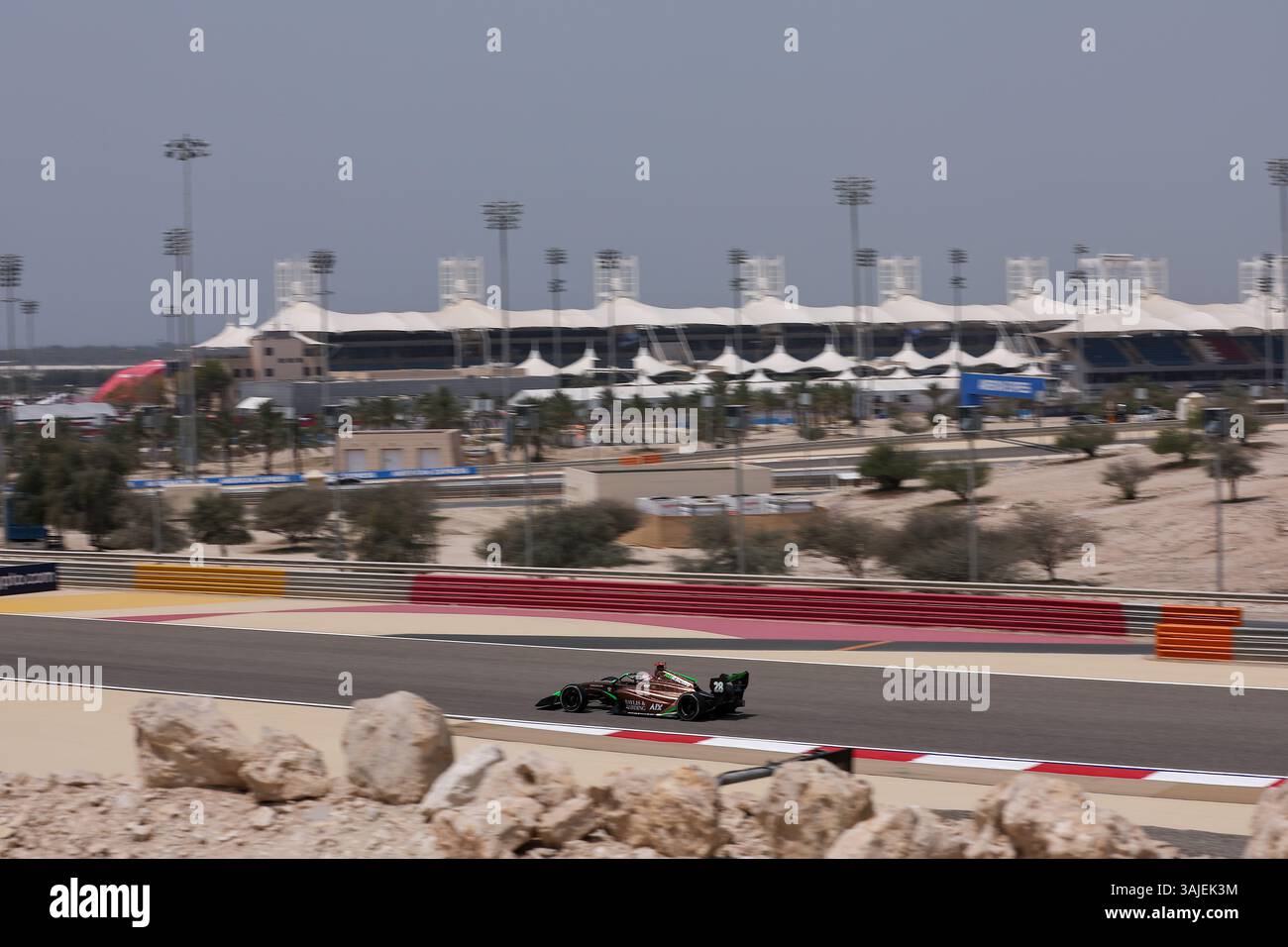 28 BEDRIN Nikita (ita), AIX Racing, Dallara F3 2025, action lors de la 2ème manche du Championnat FIA de formule 3 2025 du 11 au 13 avril 2025 sur le circuit International de Bahreïn, à Sakhir, Bahreïn - photo Eric Alonso / DPPI Banque D'Images