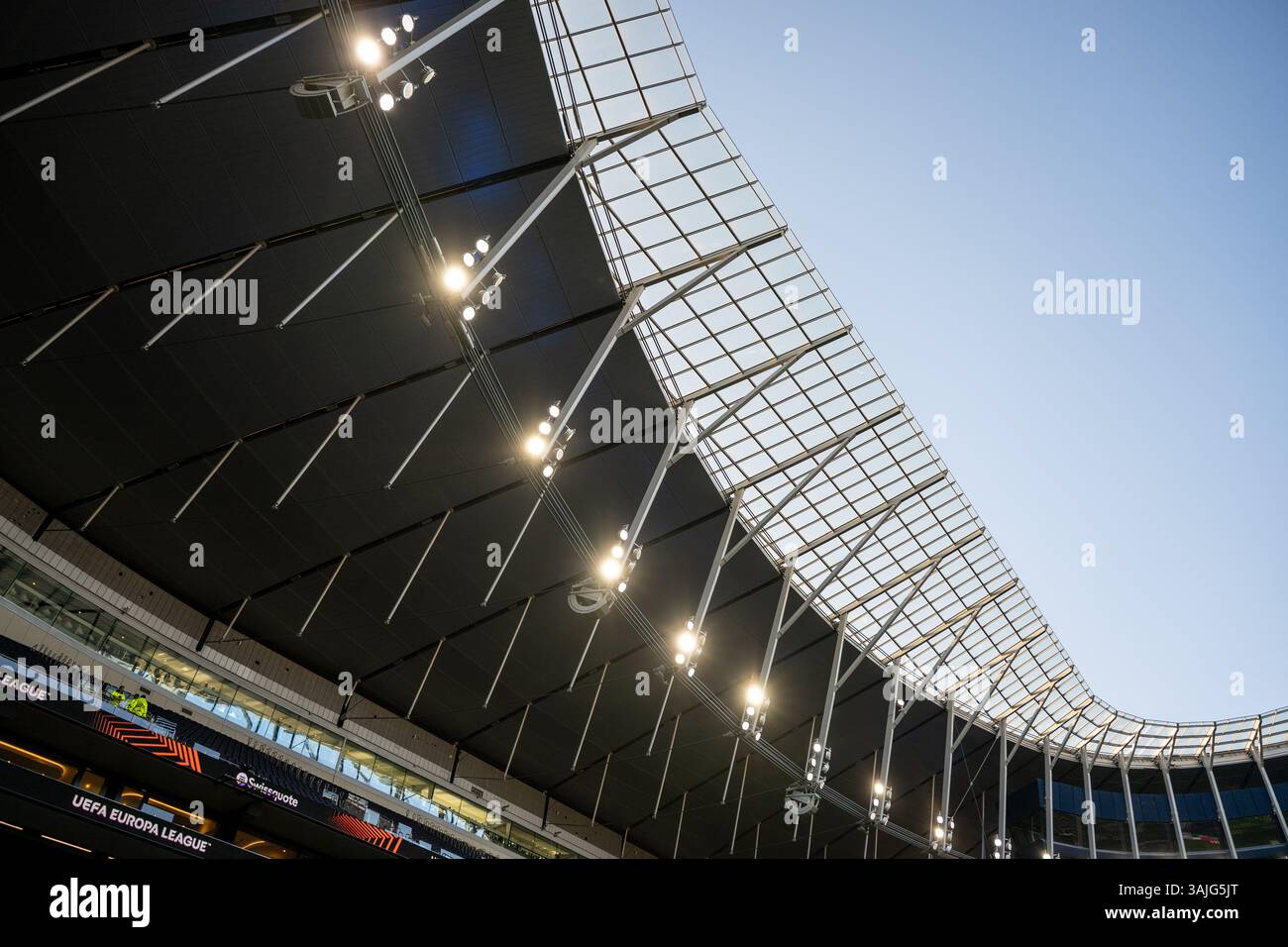 Londres, Royaume-Uni. 10 avril 2025. Le Tottenham Hotspur Stadium est prêt pour le match de l'UEFA Europa League entre Tottenham Hotspur et l'Eintracht Frankfurt à Londres. Crédit : Gonzales photo/Alamy Live News Banque D'Images