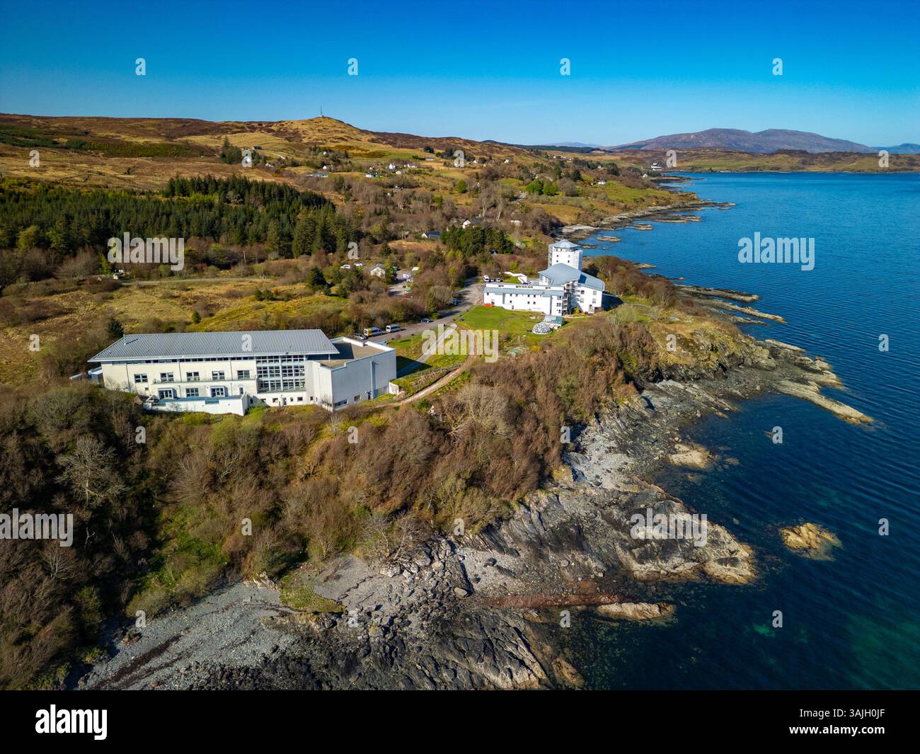 Vue aérienne de Sabhal Mòr Ostaig, le Centre national pour la langue et la culture gaéliques sur la péninsule de Sleat, île de Skye, Hébrides intérieures, Écosse, Royaume-Uni Banque D'Images