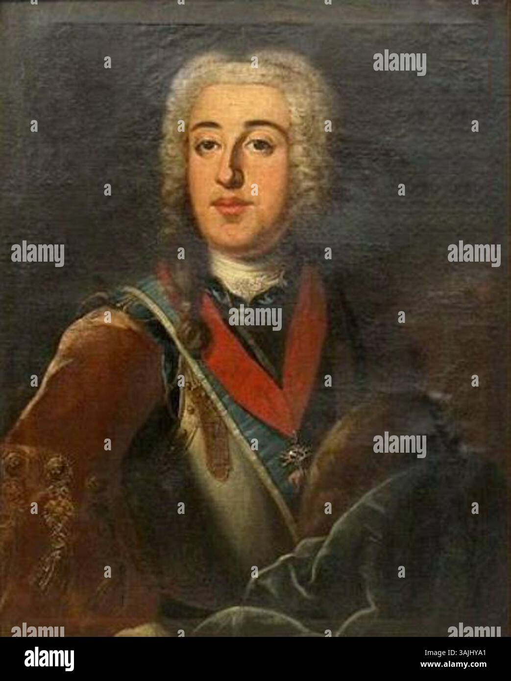 Portrait du XVIIIe siècle de Ferdinand Maria Innocenz de Bavière, représentant le noble en tenue royale. Le tableau est attribué à l'école allemande, peut-être au cercle de Georg Desmarées, mettant en valeur son lien avec des ordres prestigieux. Banque D'Images