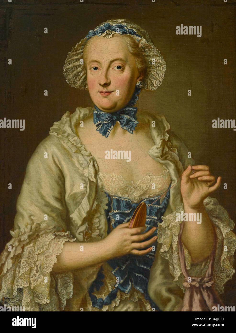 Cette peinture à l'huile du XVIIIe siècle de Georg Desmarées représente Marie Anne Sophie de Saxe, électrice de Bavière, épouse de Maximilien III Joseph, électeur de Bavière, mettant en valeur sa tenue royale et sa présence digne. Banque D'Images