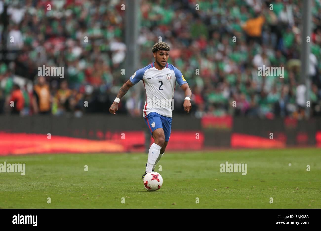 11 juin 2017 - Mexico, Mexique - Mexico, Mexique - dimanche 11 juin 2017 : DeAndre Yedlin lors d'un match de qualification pour la Coupe du monde de la FIFA 2018 entre les équipes nationales masculines des États-Unis (USA) et du Mexique (MEX) au stade Azteca. (Crédit image : © John Dorton/ISIPhotos via ZUMA Wire) Banque D'Images