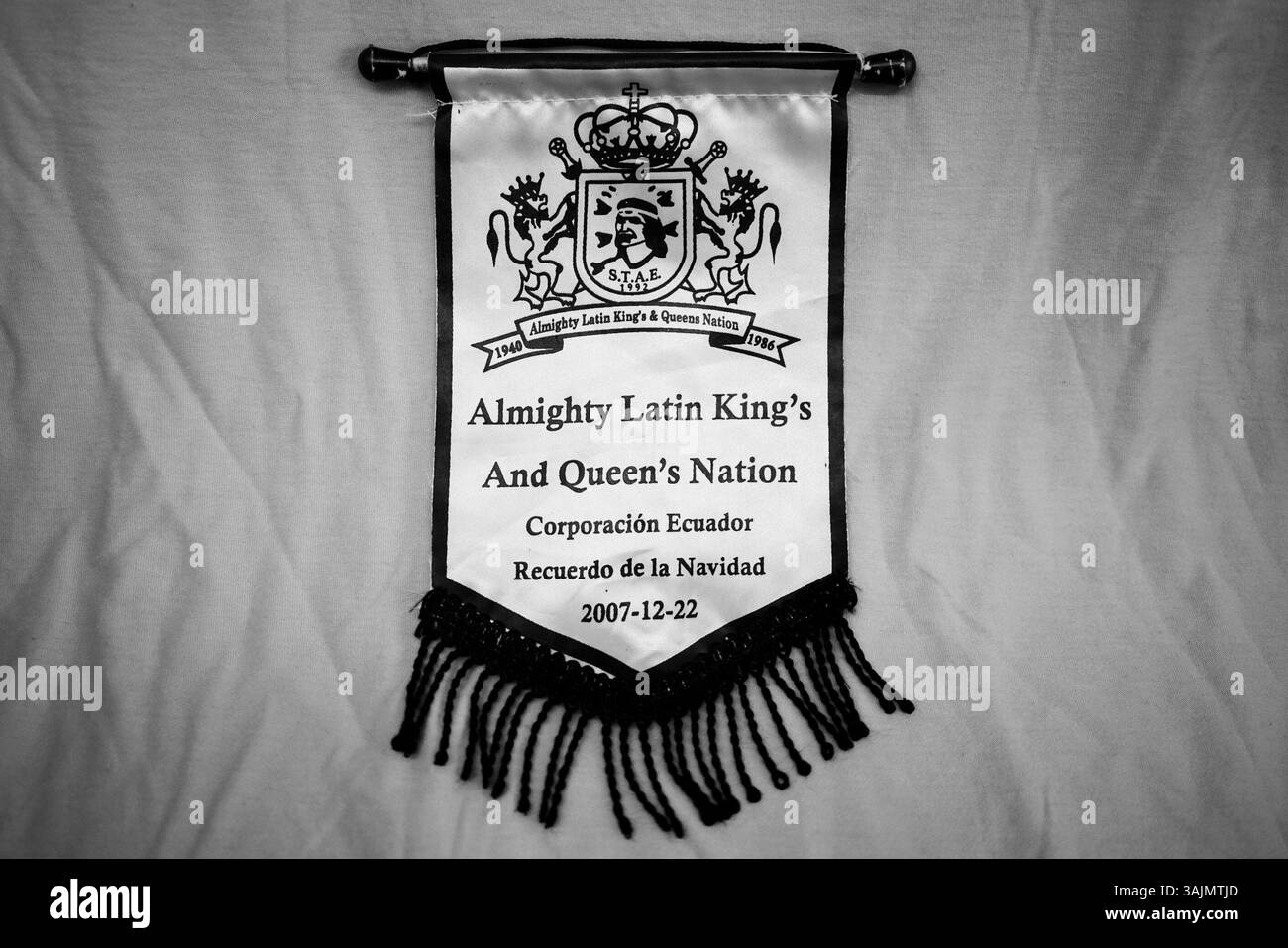 9 juin 2016 - Brooklyn, New York, États-Unis - Un cadeau de noël offert à Barrios du gang Latin King en Équateur lors d'une de ses visites dans le pays. La toute-puissante Nation latine Roi et Reine (ALKQN, ALKN, LKN) est le plus ancien et le plus grand gang de rue hispanique des États-Unis. Ses racines datent de 1954 Humboldt Park à Chicago, Illinois. (Crédit image : © Nicolas Enriquez/ZUMA Wire/ZUMAPRESS.com) Banque D'Images