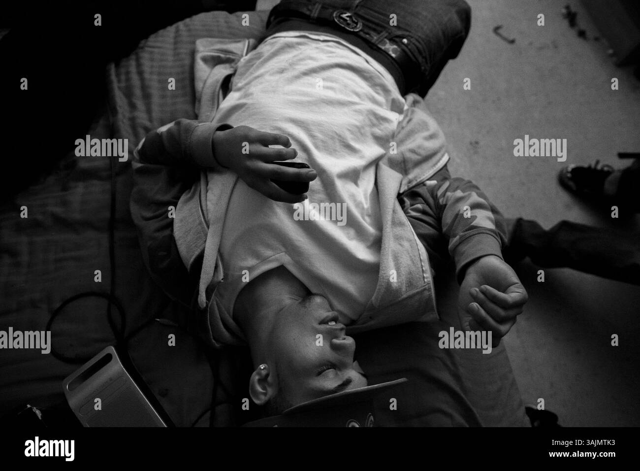 Avr 20, 2014 - Brooklyn, New York, États-Unis - 5) Flash' après avoir fumé de la marijuana, l'une des choses que les Latin Kings font le plus est de traîner et fumer. La toute-puissante Nation latine Roi et Reine (ALKQN, ALKN, LKN) est le plus ancien et le plus grand gang de rue hispanique des États-Unis. Ses racines datent de 1954 Humboldt Park à Chicago, Illinois. (Crédit image : © Nicolas Enriquez/ZUMA Wire/ZUMAPRESS.com) Banque D'Images