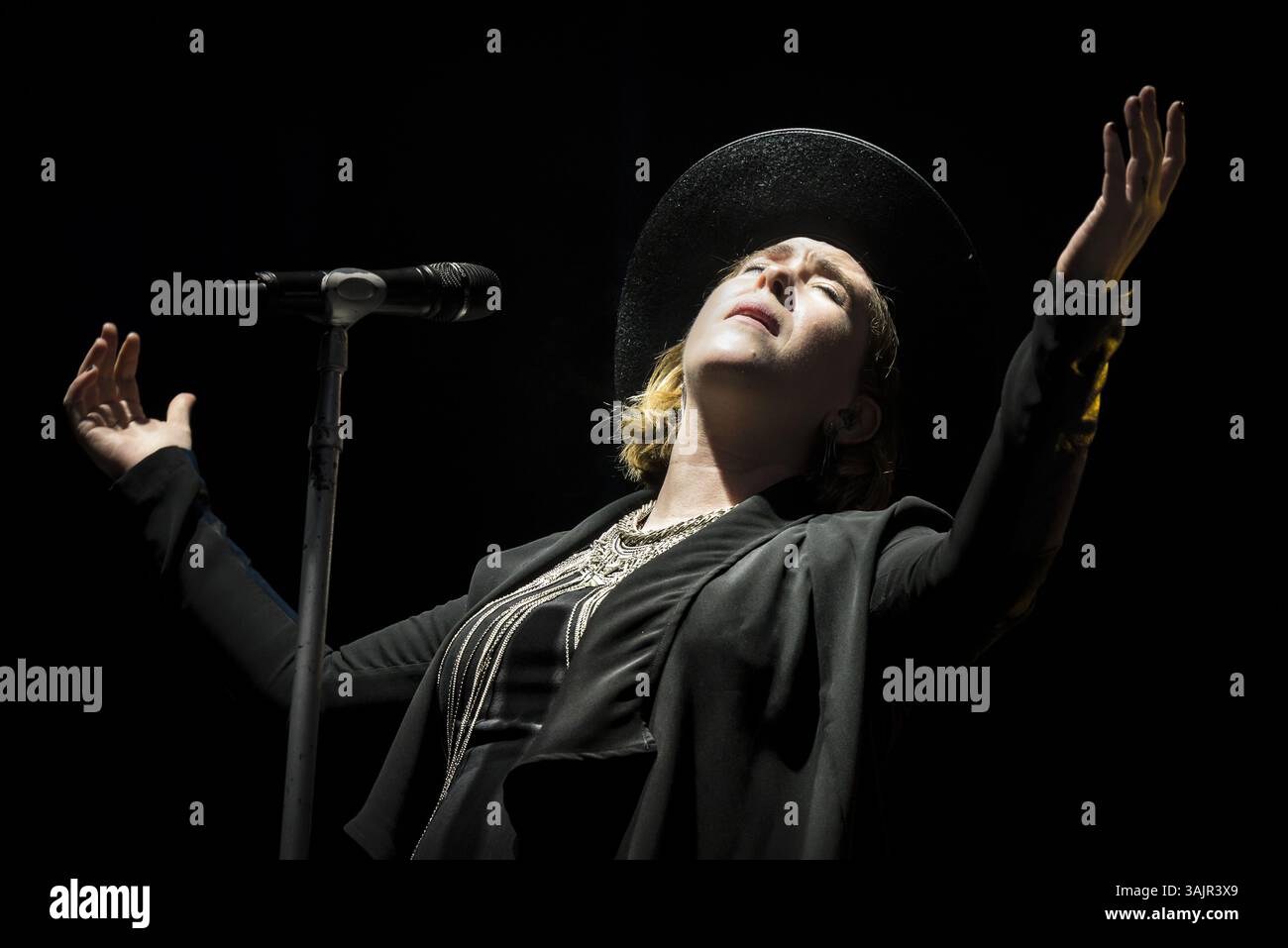 27 mai 2017 - Toronto, Ontario, Canada - la musicienne canadienne SERENA RYDER a donné un concert à guichet fermé au CBC Music Festival, qui a lieu à Echo Beach, à Toronto. En photo : SERENA RYDER (crédit image : © Angel Marchini via ZUMA Wire) Banque D'Images