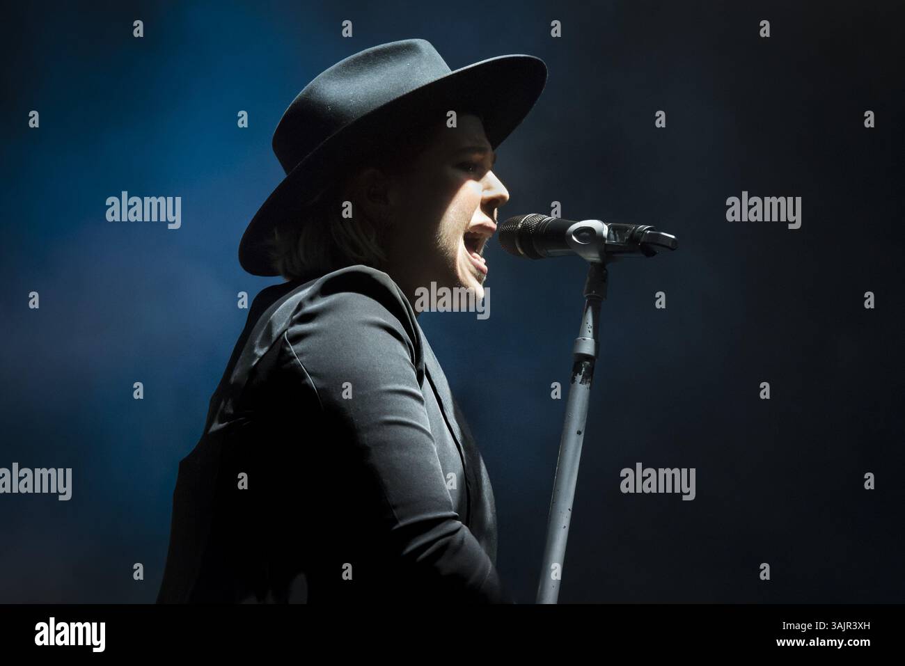 27 mai 2017 - Toronto, Ontario, Canada - la musicienne canadienne SERENA RYDER a donné un concert à guichet fermé au CBC Music Festival, qui a lieu à Echo Beach, à Toronto. En photo : SERENA RYDER (crédit image : © Angel Marchini via ZUMA Wire) Banque D'Images