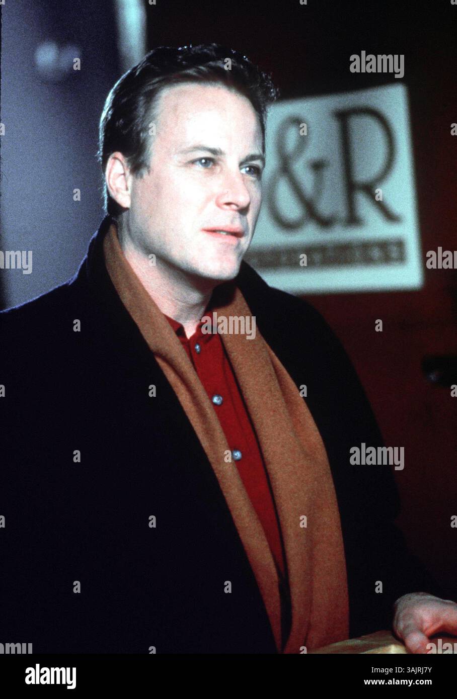 23 juillet 2017 : PHOTO DE DOSSIER : acteur nominé aux Emmy, JOHN HEARD (7 mars 1945 au 21 juillet 2017), surtout connu pour sa performance dans la franchise de cinéma Home Alone, décédé vendredi, il avait 71 ans. Les coroners du comté de Santa Clara ont confirmé la mort de Heard, et ont déclaré que la cause faisait l'objet d'une enquête. Il a été trouvé dans une chambre d'hôtel à Palo Alto, Californie. Photo : DATE DE SORTIE : 27 septembre 1991. TITRE DU FILM : Deceived STUDIO : Buena Vista images INTRIGUE : un mariage qui semblait parfait vient s'écraser après une mort supposée de Jack Saunders, mari d'Adrienne. Mais elle découvre qu'il fausse sa propre mort. PHOTO : Banque D'Images