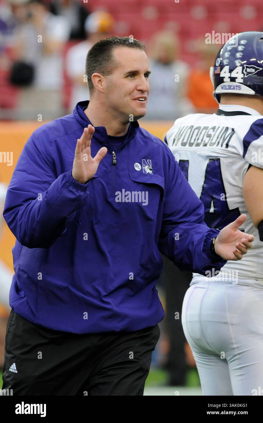 01 janvier 2010 - Tampa, Floride, États-Unis - 1er janvier 2010 : l'entraîneur-chef Pat Fitzgerald des Northwestern Wildcats en action avant le match de football de la NCAA entre les Northwestern Wildcats et les Auburn Tigers dans l'Outback Bowl. (Crédit image : © JC Ridley/Cal Sport Media/ZUMApress.com) Banque D'Images