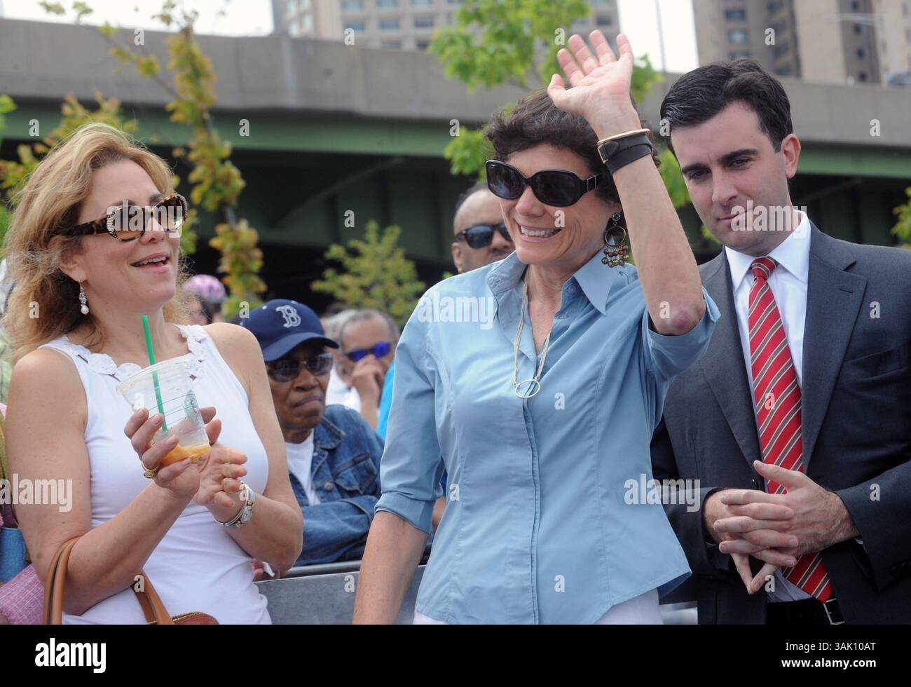 30 mai 2009 - Manhattan, New York, États-Unis - DIANA TAYLOR, la compagne du maire Michael Bloomberg à l'événement. Le maire Michael Bloomberg et le gouverneur David Paterson sont sur place pour l'ouverture du West Harlem Piers Park près de la 125th Street sur le West Side de Manhattan. (Crédit image : © Bryan Smith/ZUMA Press) RESTRICTIONS : * droits de SORTIE DES journaux de New York * Banque D'Images