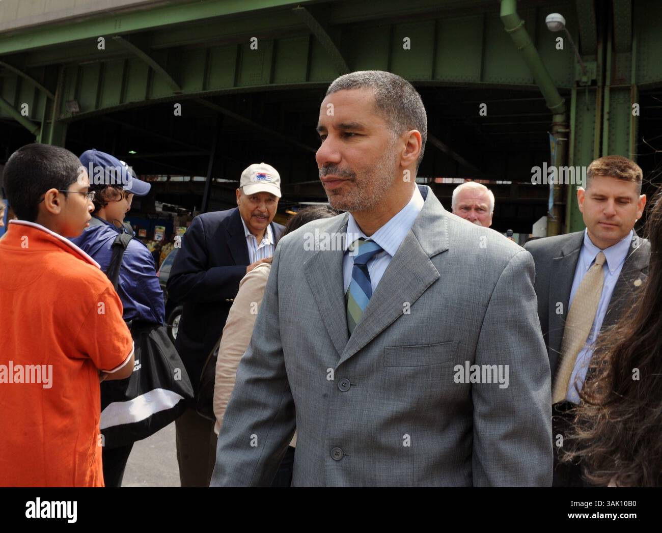 30 mai 2009 - Manhattan, New York, États-Unis - le gouverneur DAVID PATERSON arrive à l'événement. Le maire Michael Bloomberg et le gouverneur David Paterson sont sur place pour l'ouverture du West Harlem Piers Park près de la 125th Street sur le West Side de Manhattan. (Crédit image : © Bryan Smith/ZUMA Press) RESTRICTIONS : * droits de SORTIE DES journaux de New York * Banque D'Images