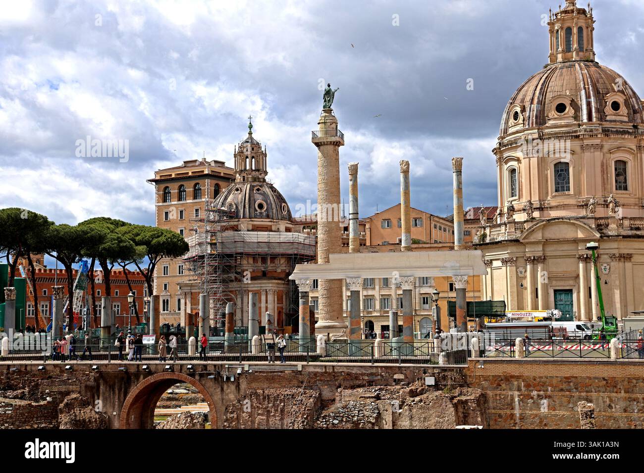 Ruines historiques dans le Forum romain à Rome Italie Banque D'Images