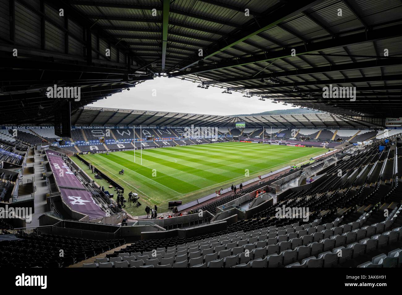 Swansea, pays de Galles, Royaume-Uni. 12 avril 2025. Vue générale du stade Swansea.com avant le match de la Challenge Cup EPCR entre Ospreys et Lyon Olympique universitaire au stade Swansea.com. Crédit Glitch images/Alamy Live news Banque D'Images