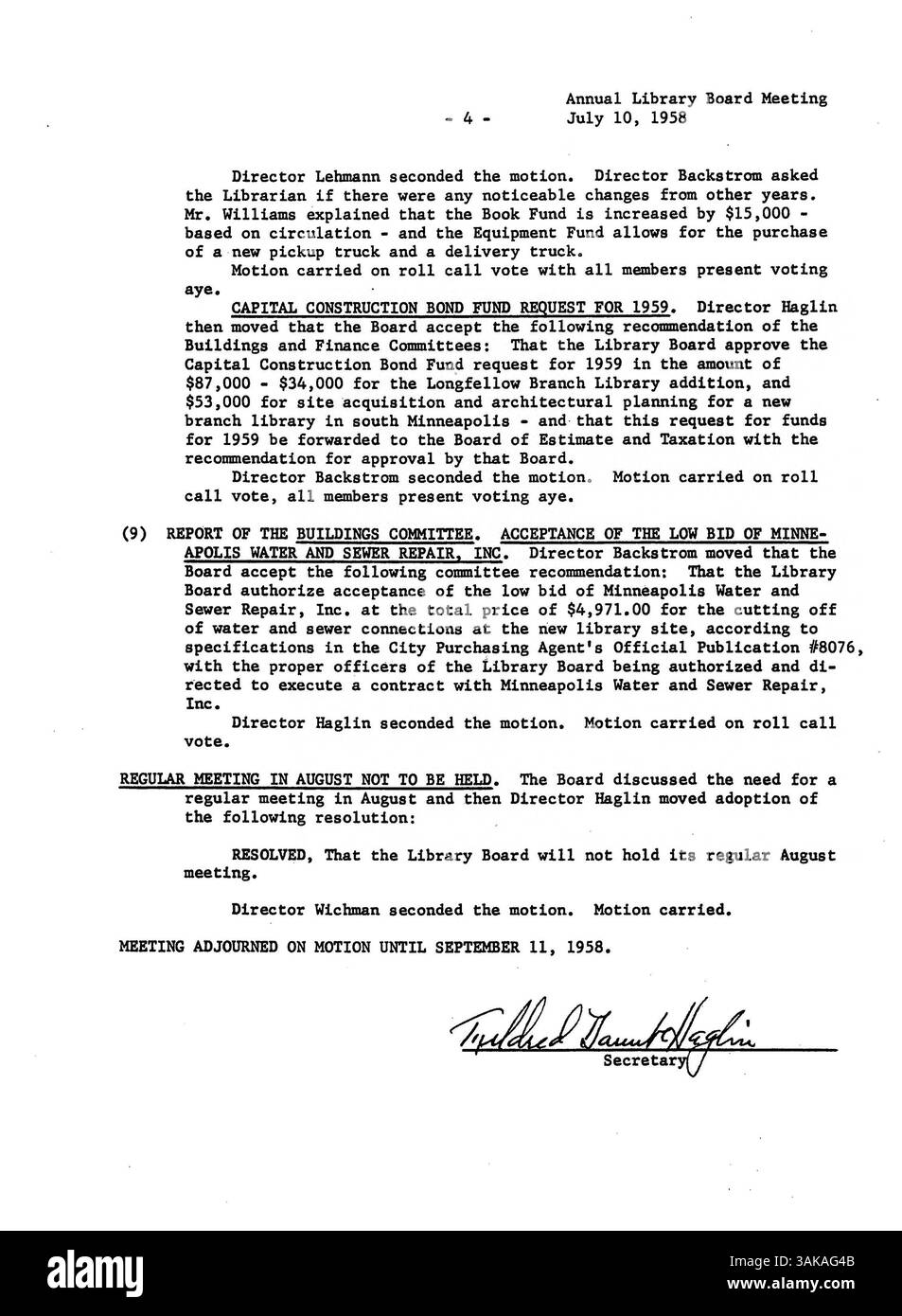 Le procès-verbal de la réunion de 1958 du conseil d'administration de la Bibliothèque publique de Minneapolis documente les décisions cruciales prises concernant la croissance, le financement et les programmes de sensibilisation communautaire du système de bibliothèques. Le document décrit les stratégies qui ont été mises en œuvre pour améliorer les services offerts aux résidents du comté de Hennepin. Banque D'Images