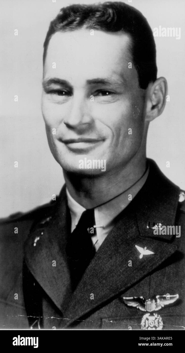 Le major J. Hilger du comté de Ramsey, un voyageur de l'armée des États-Unis, participe au raid de Tokyo mené par Brig. Gen. James Doolittle pendant la Guerre mondiale IIe Banque D'Images