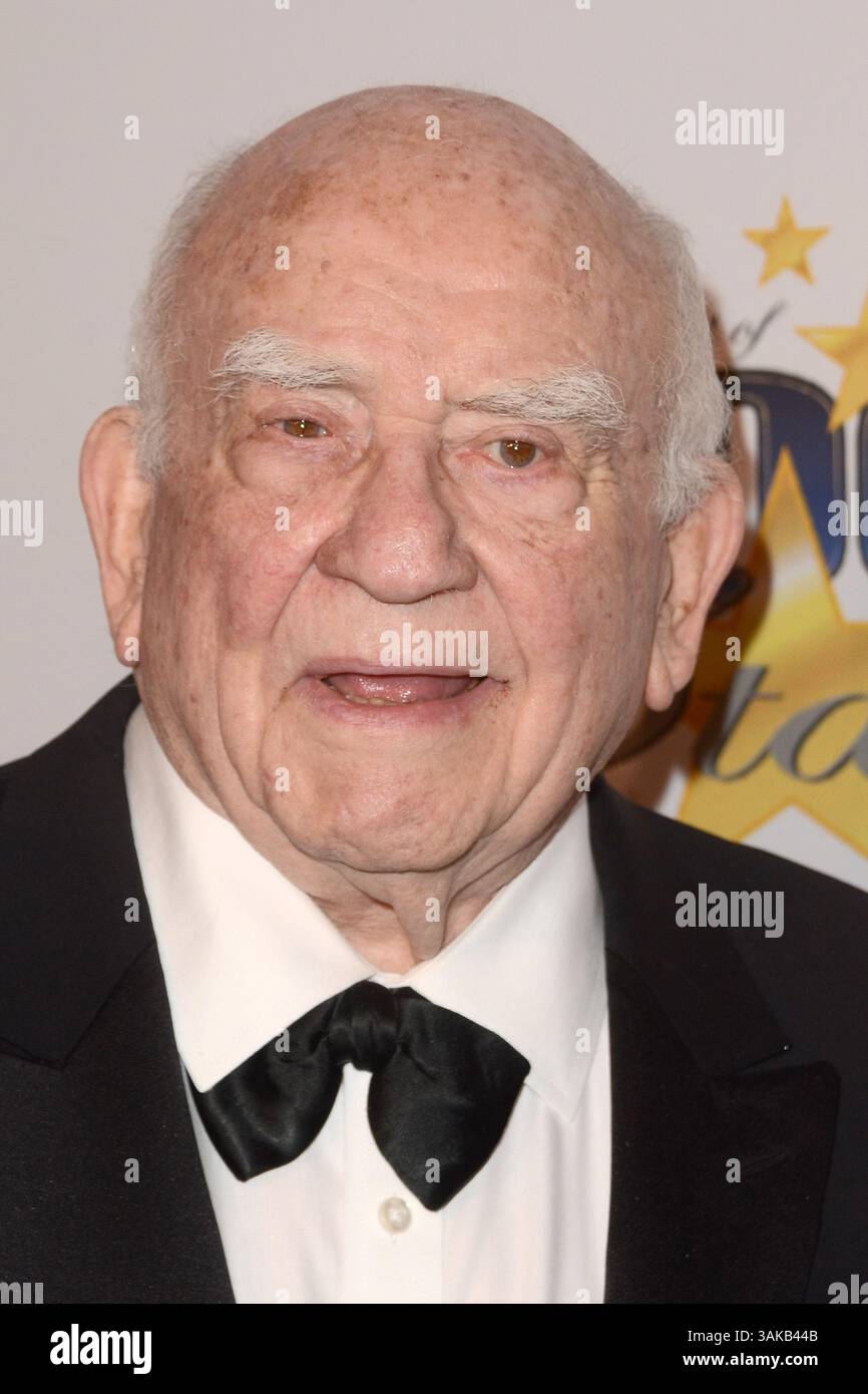 26 février 2017 - Beverly Hills, CA, États-Unis - LOS ANGELES - février 26 : Ed Asner à la 27e soirée annuelle des 100 étoiles Oscar Viewing Gala au Beverly Hilton Hotel le 26 février 2017 à Beverly Hills, CA (crédit image : © hPa/Newscom via ZUMA Press) Banque D'Images