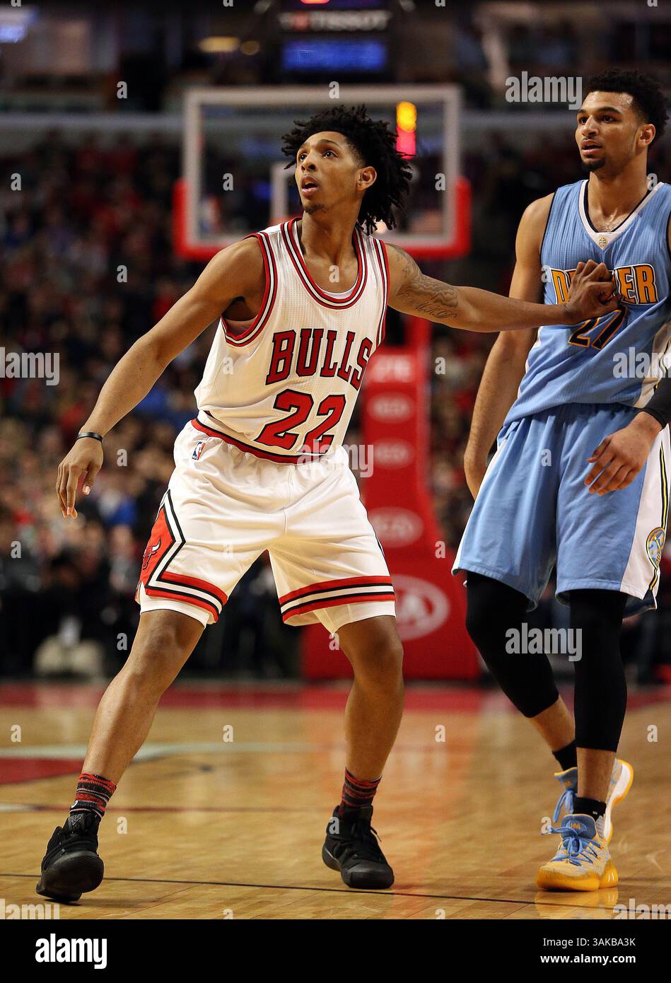 28 février 2017 - Chicago, il, USA - le garde des Bulls de Chicago Cameron Payne (22) garde les gardes de Denver Nuggets Jamal Murray (27) en deuxième mi-temps le mardi 28 février 2017 au United Center à Chicago, Ill. Les Bulls perdent 125-107. (Crédit image : © Terrence Antonio James/TNS via ZUMA Wire) Banque D'Images
