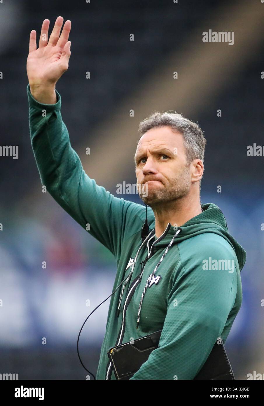 Swansea, pays de Galles, Royaume-Uni. 12 avril 2025. Mark Jones, entraîneur-chef des Ospreys, lors du match de L'EPCR Challenge Cup entre Ospreys et Lyon Olympique universitaire au stade Swansea.com. Crédit Glitch images/Alamy Live news Banque D'Images