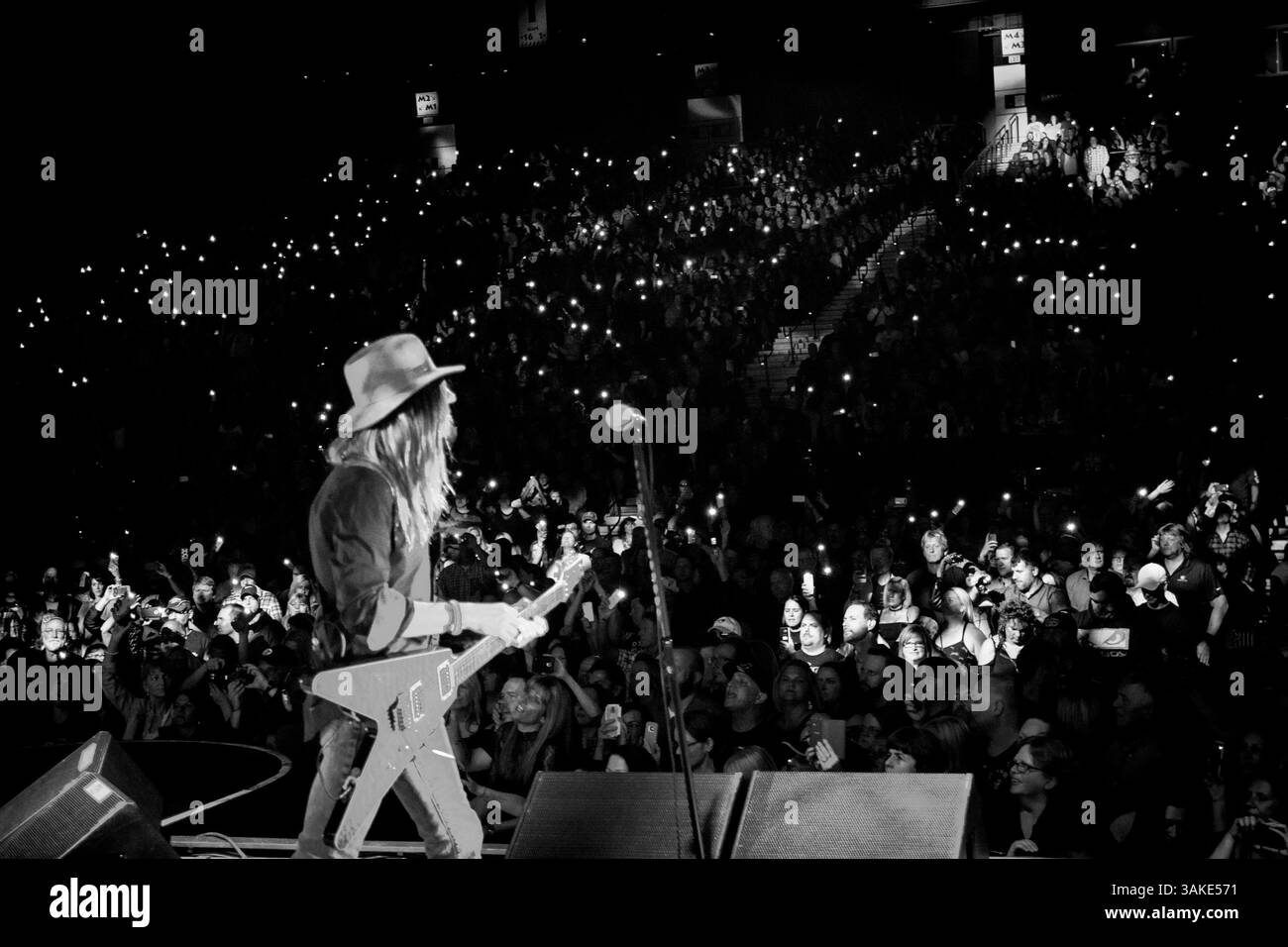 11 mai 2017 - Orillia, Ontario, Canada - le groupe de glam-rock Ameracan Poison a joué en tête d'affiche au Casino Rama, Ontario, Canada. Membres du groupe : BRET MICHAELS, RIKKI ROCKETT, BOBBY DALL, C.C. DEVILLE (crédit image : © Igor Vidyashev via ZUMA Wire) Banque D'Images