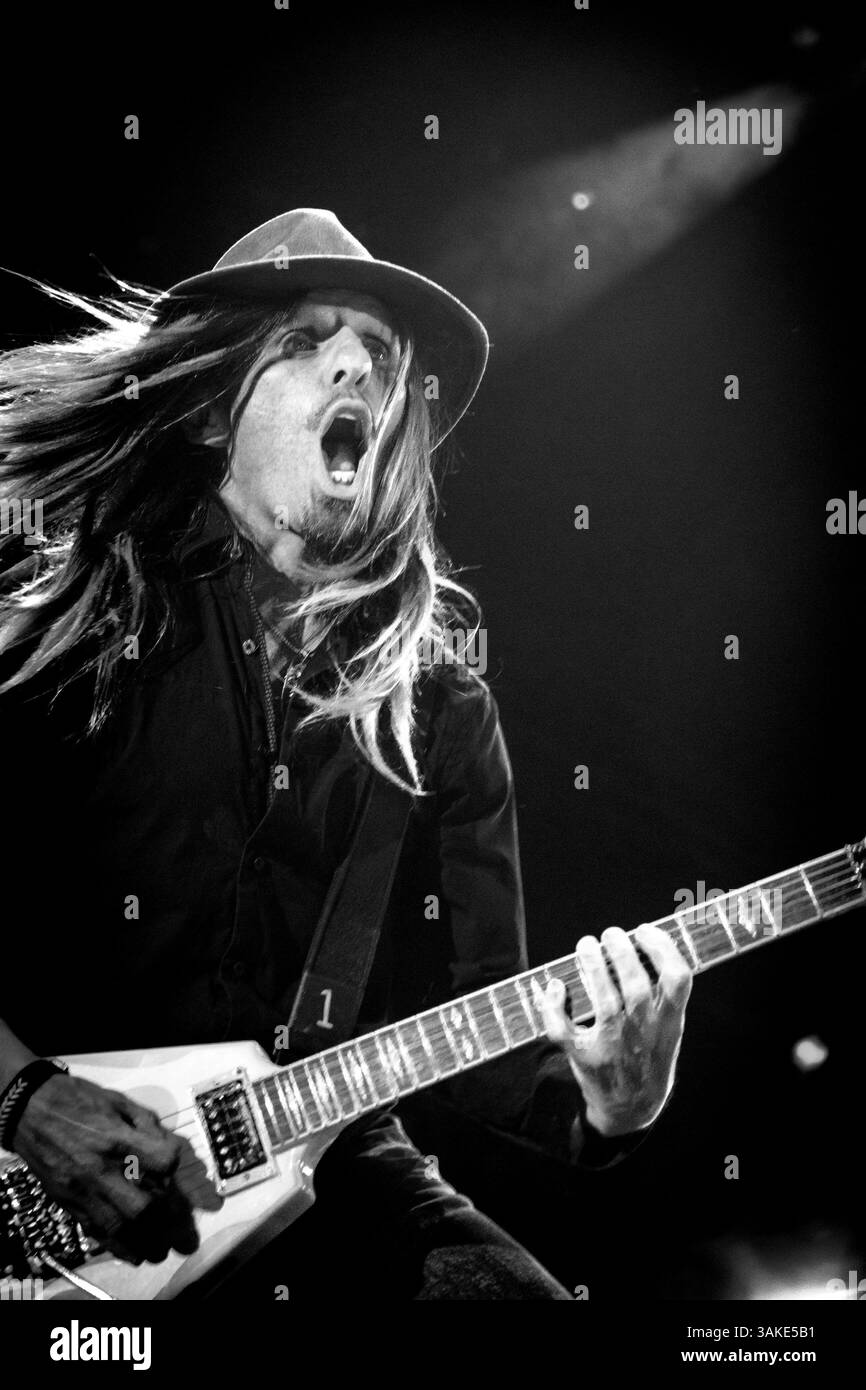 11 mai 2017 - Orillia, Ontario, Canada - le groupe de glam-rock Ameracan Poison a joué en tête d'affiche au Casino Rama, Ontario, Canada. Membres du groupe : BRET MICHAELS, RIKKI ROCKETT, BOBBY DALL, C.C. DEVILLE (crédit image : © Igor Vidyashev via ZUMA Wire) Banque D'Images