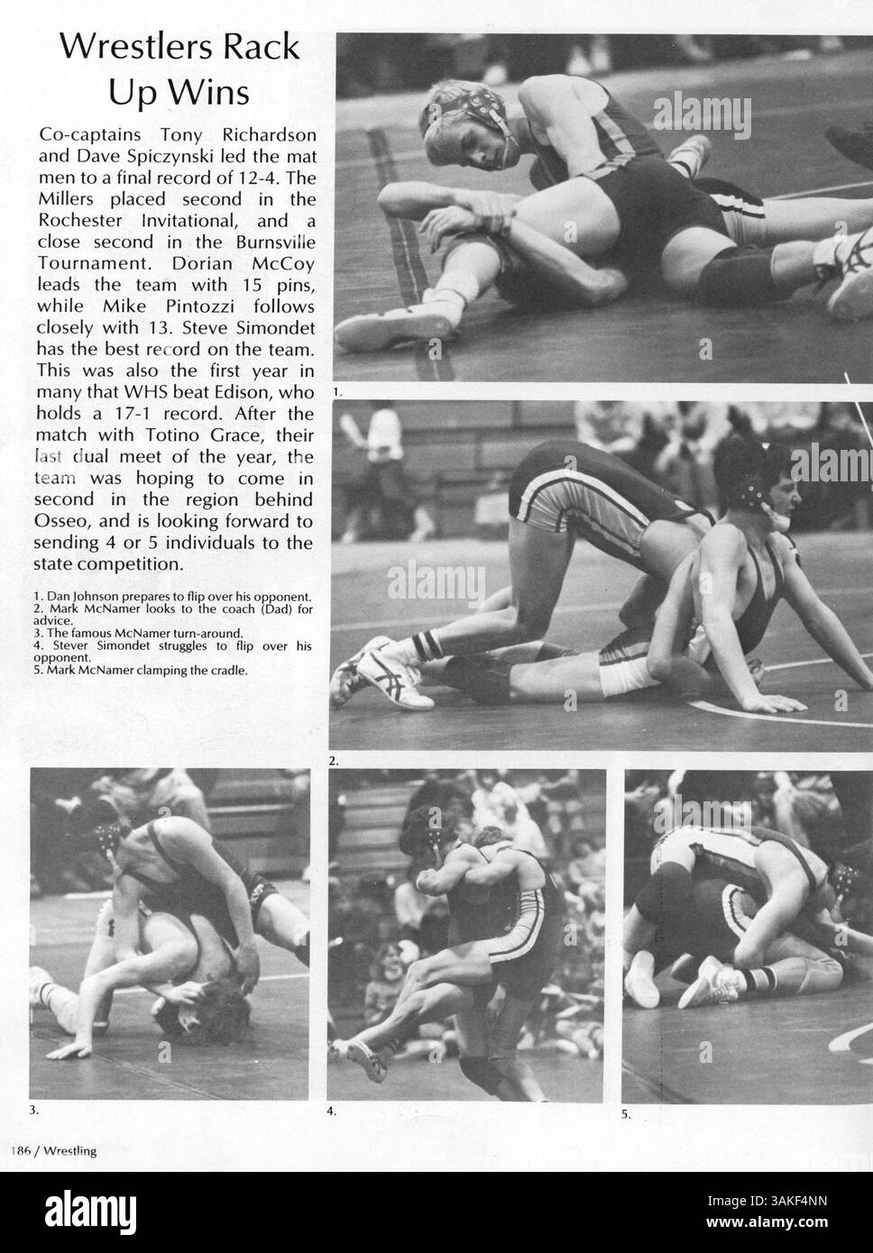 Cet annuaire « Wahian » 1986 commémore le 60e anniversaire de l'école secondaire Washburn, mettant en lumière les élèves, les enseignants, l'athlétisme et les événements majeurs de l'année scolaire 1985-1986. Banque D'Images