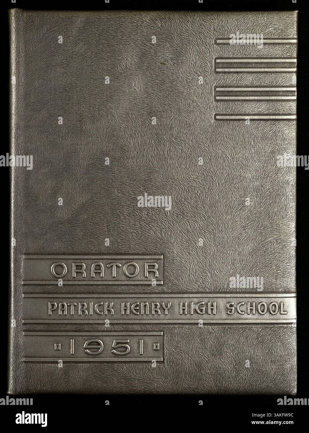 Le Patrick Henry High Yearbook 1951, Orateur 1951, capture le corps étudiant, les professeurs, les clubs, les sports et les événements notables de l'année scolaire 1950-1951. Banque D'Images